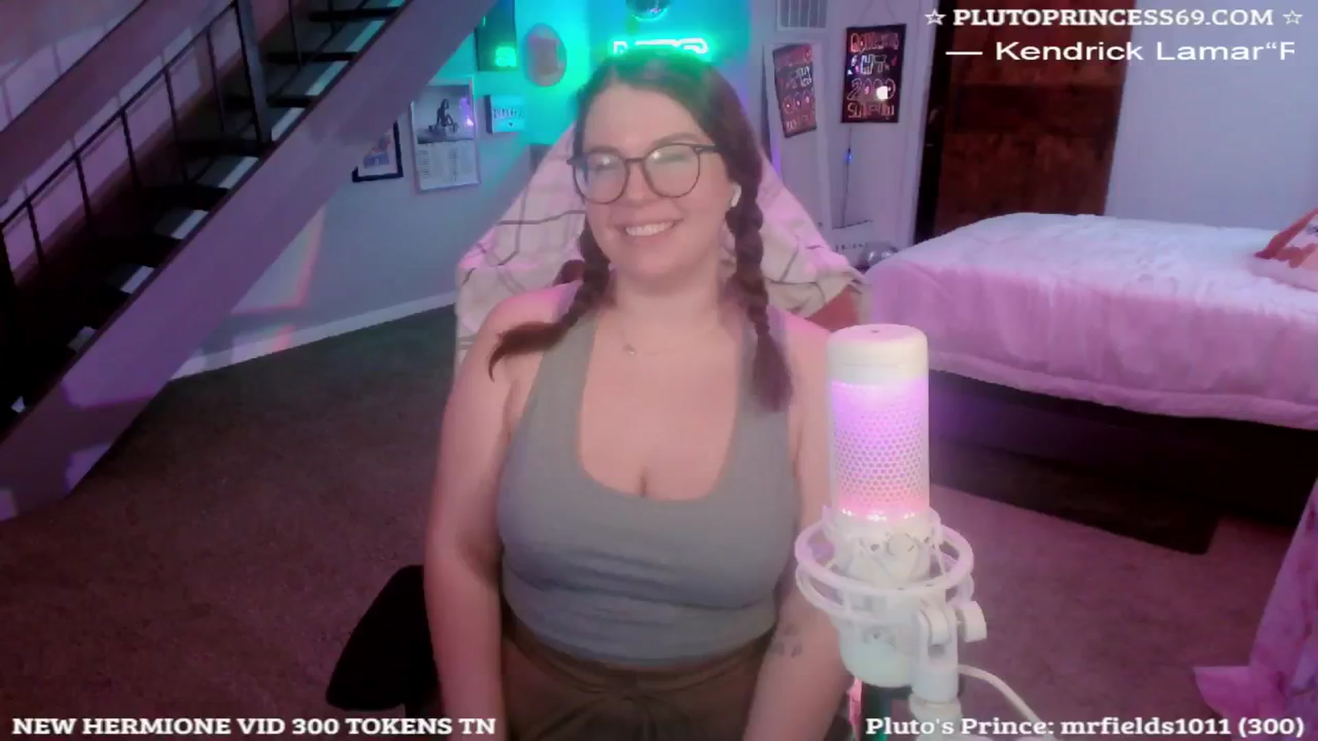 Gallery image thumbnail from PlutoPrincess's myfreecams stream on, 11/06/2024, 06:16 image 12 of 20