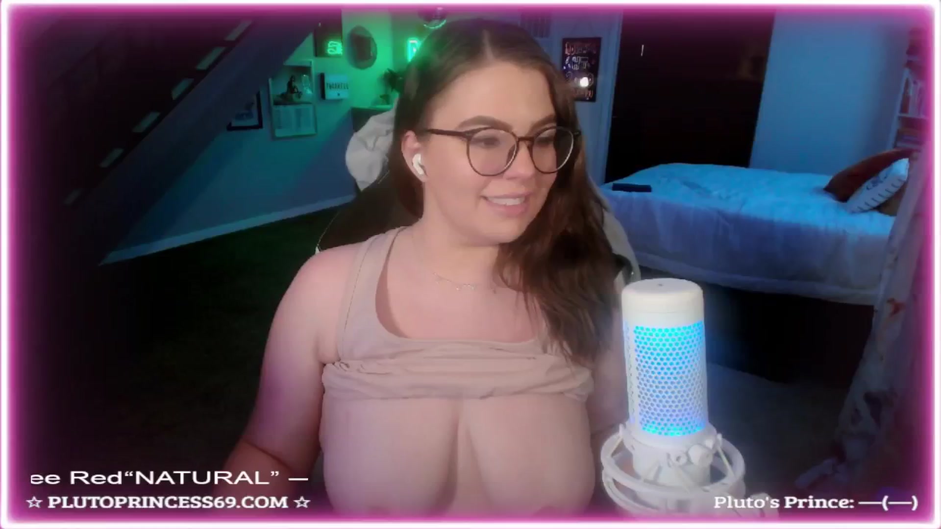 Gallery image thumbnail from PlutoPrincess's myfreecams stream on, 11/15/2024, 08:21 image 8 of 20