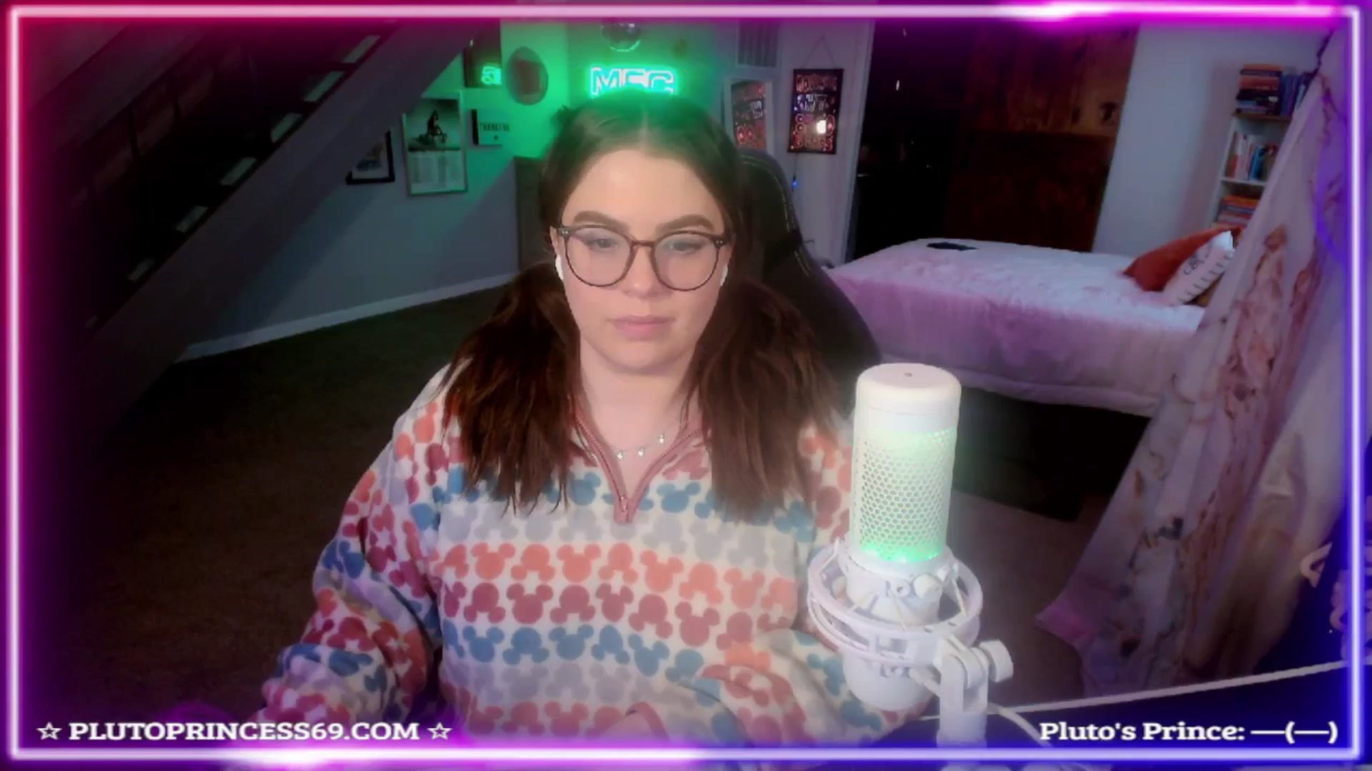 Gallery image thumbnail from PlutoPrincess's myfreecams stream on, 11/17/2024, 01:32 image 3 of 20