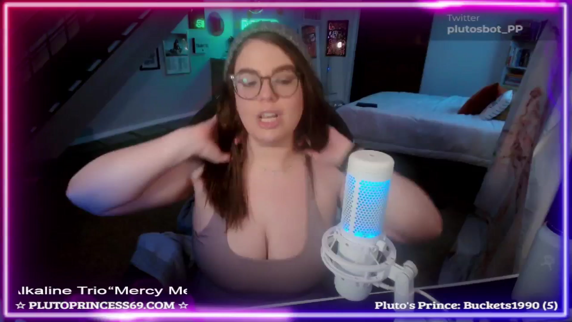 Gallery image thumbnail from PlutoPrincess's myfreecams stream on, 11/20/2024, 07:23 image 1 of 20
