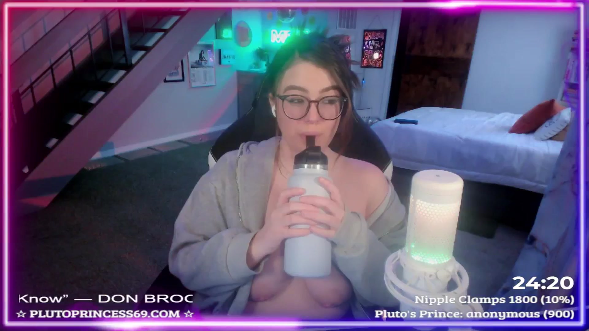 Gallery image thumbnail from PlutoPrincess's myfreecams stream on, 11/22/2024, 07:19 image 8 of 20