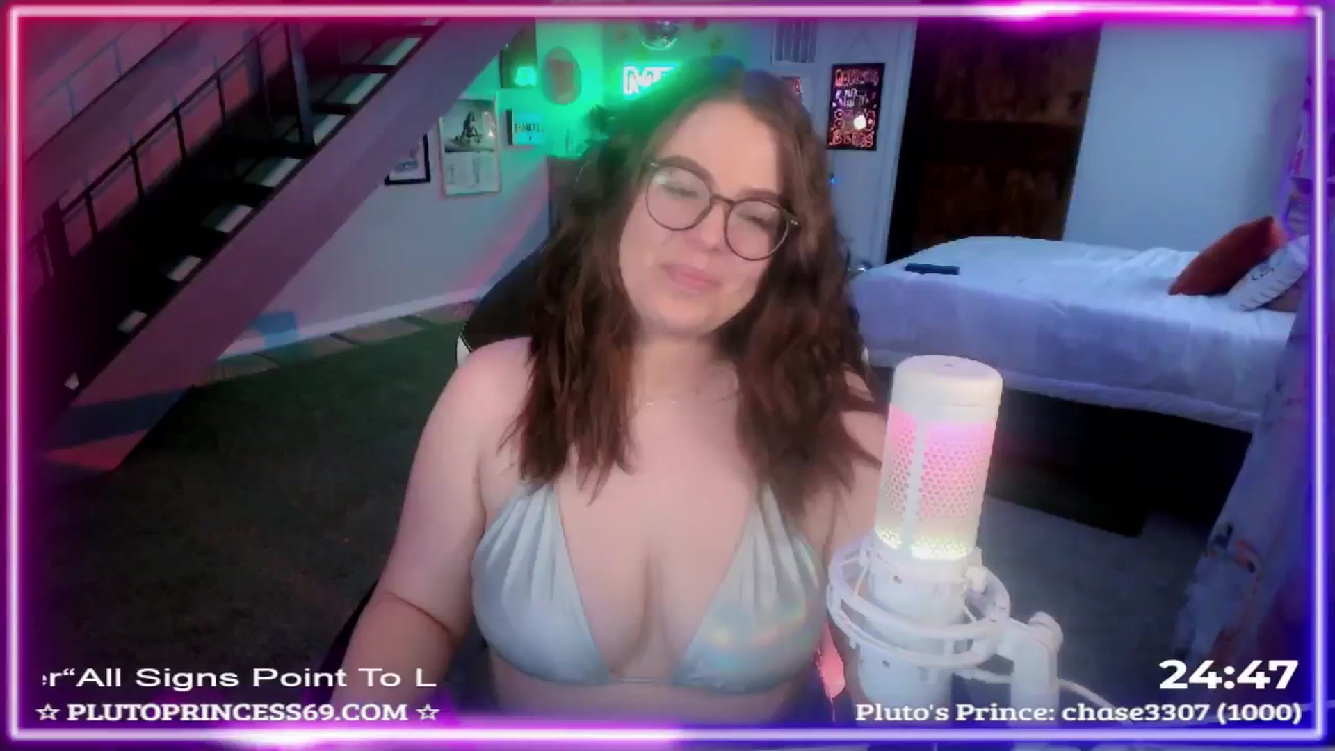 Gallery image thumbnail from PlutoPrincess's myfreecams stream on, 11/24/2024, 08:37 image 11 of 20