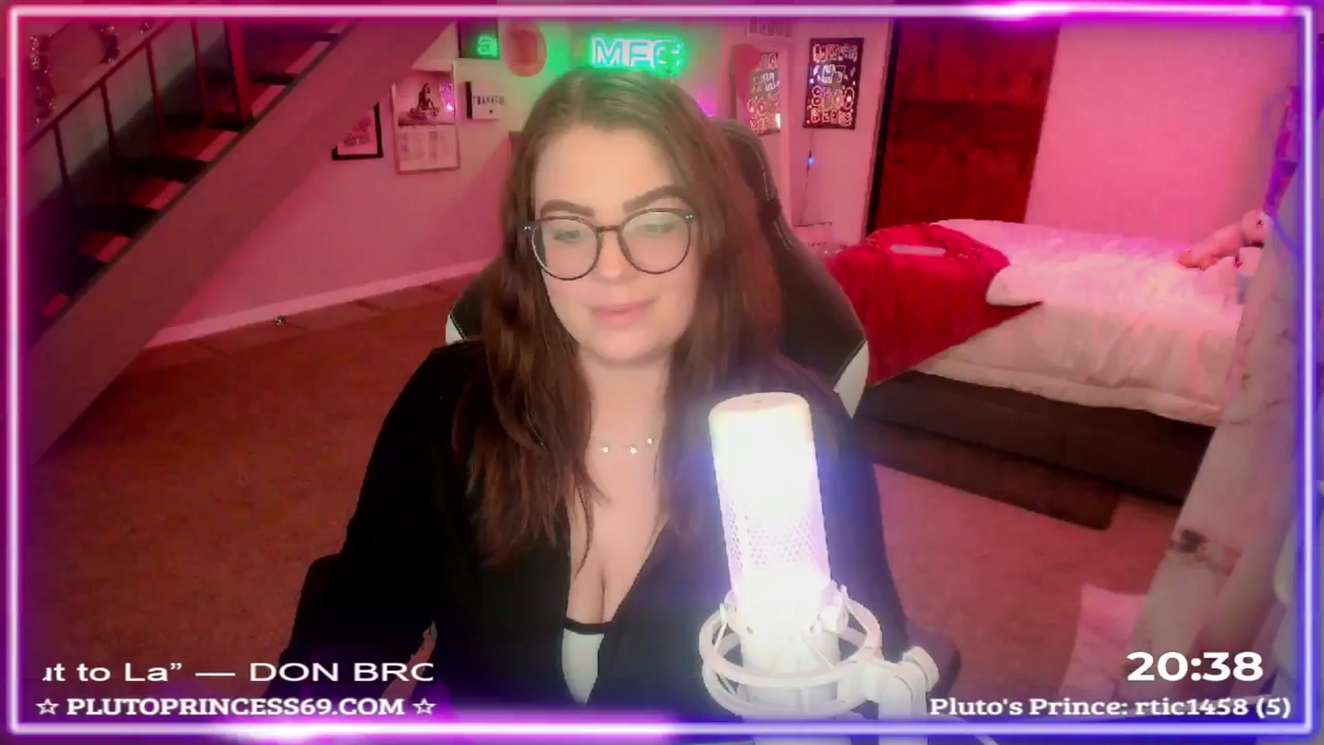 Gallery image thumbnail from PlutoPrincess's myfreecams stream on, 11/28/2024, 05:38 image 13 of 20