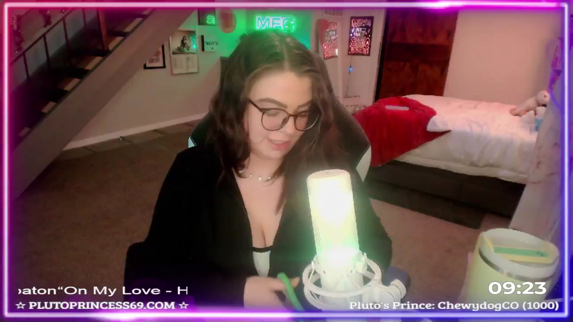 Gallery image thumbnail from PlutoPrincess's myfreecams stream on, 11/28/2024, 05:38 image 16 of 20