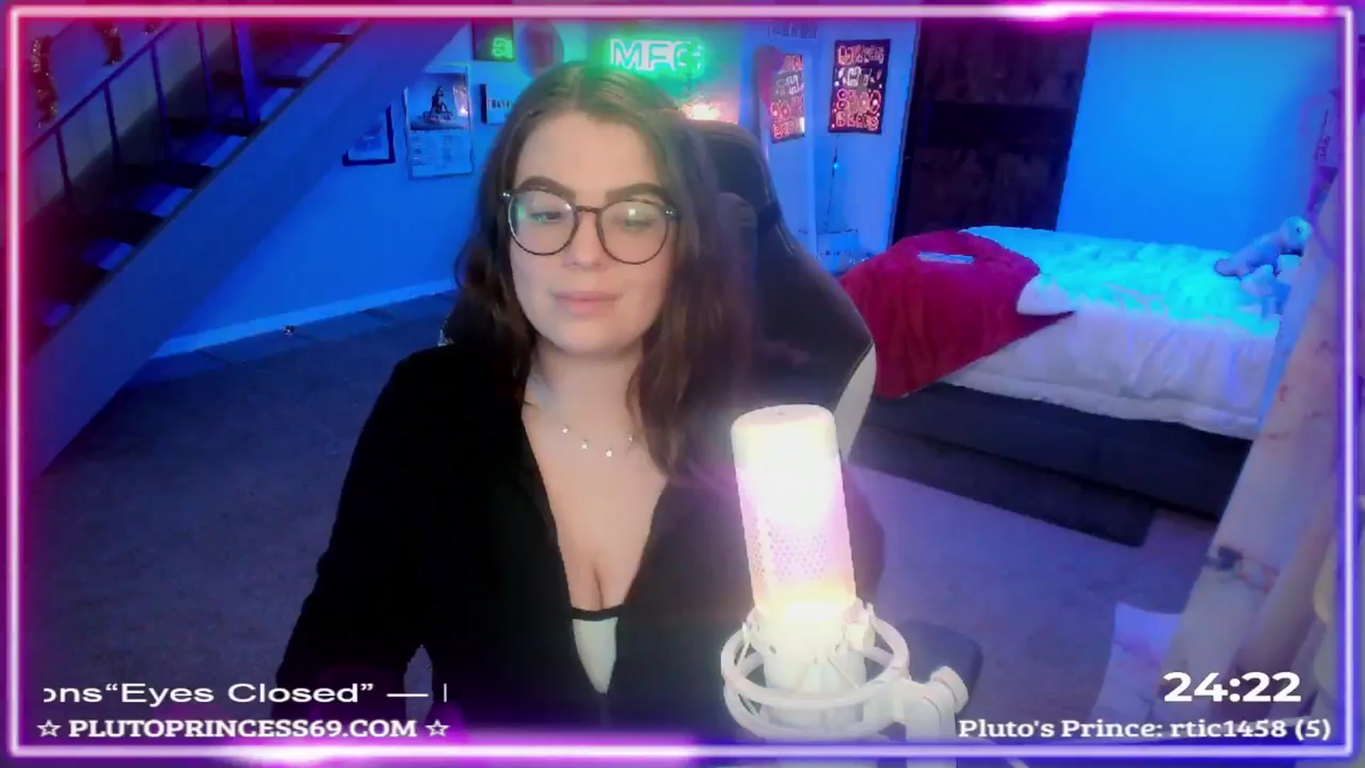 Gallery image thumbnail from PlutoPrincess's myfreecams stream on, 11/28/2024, 05:38 image 12 of 20