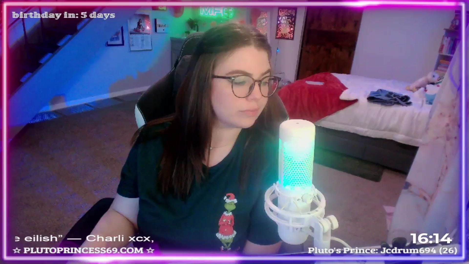 Gallery image thumbnail from PlutoPrincess's myfreecams stream on, 12/01/2024, 09:52 image 11 of 20