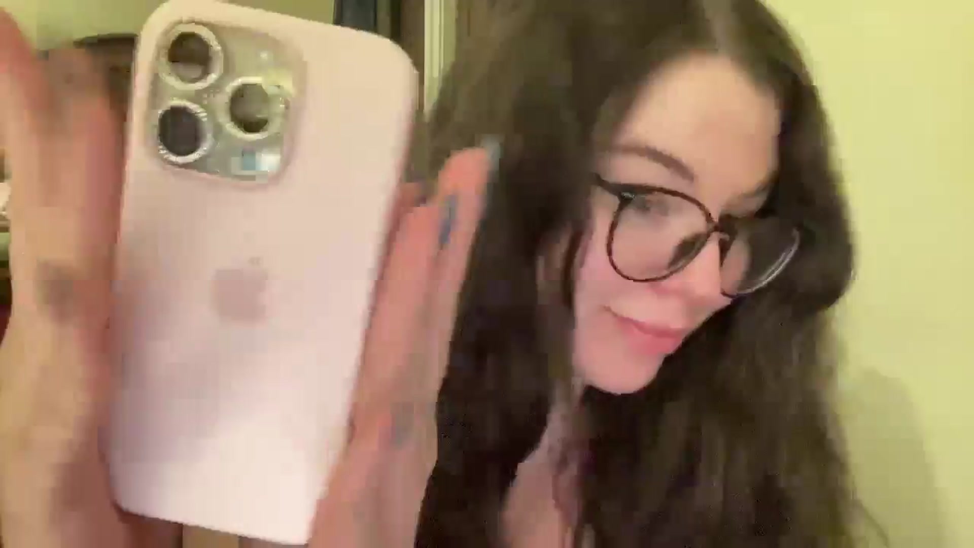 Gallery image thumbnail from PlutoPrincess's myfreecams stream on, 01/16/2025, 07:36 image 16 of 20