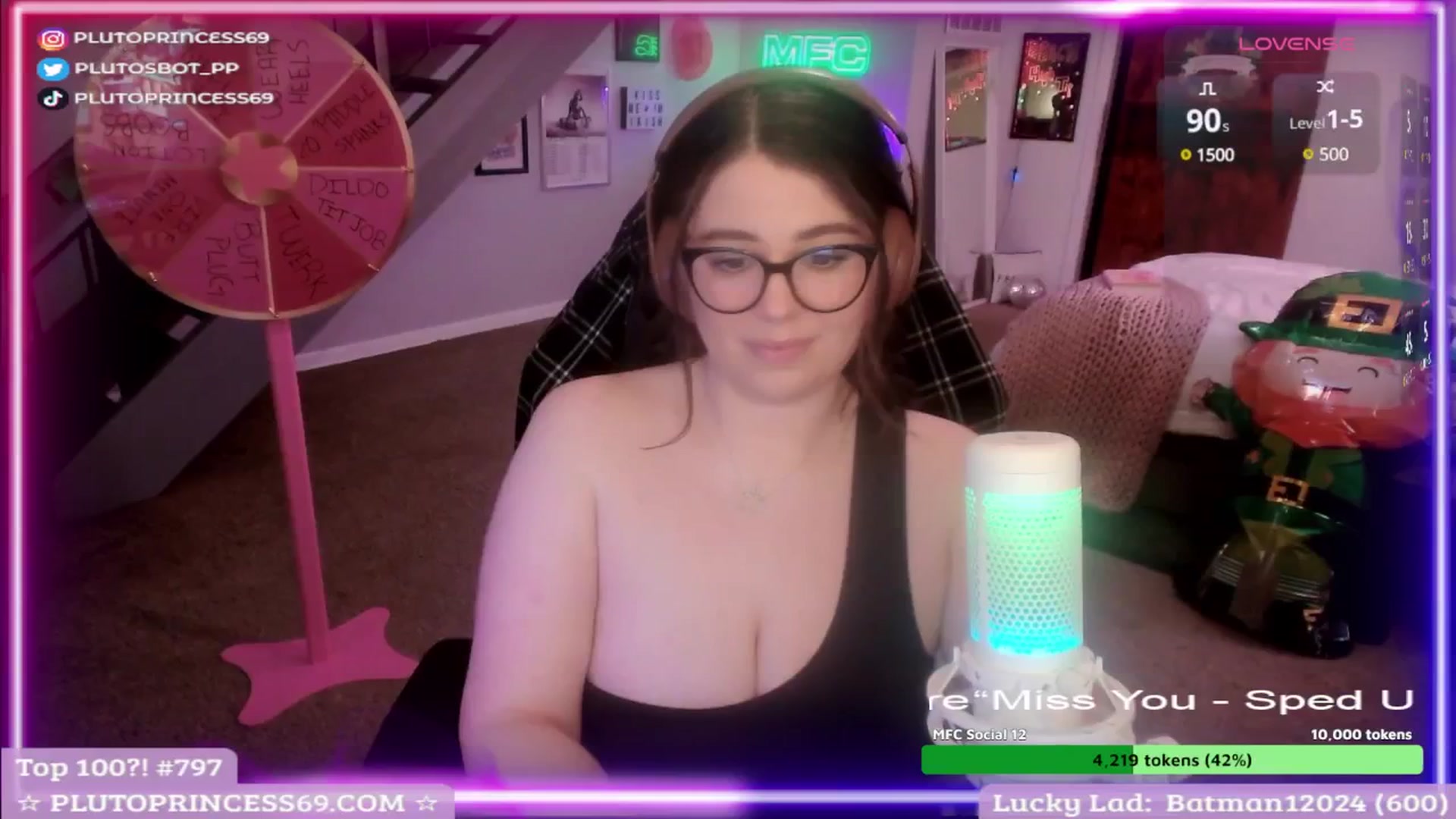 Gallery image thumbnail from PlutoPrincess's myfreecams stream on, 03/12/2025, 01:32 image 11 of 20