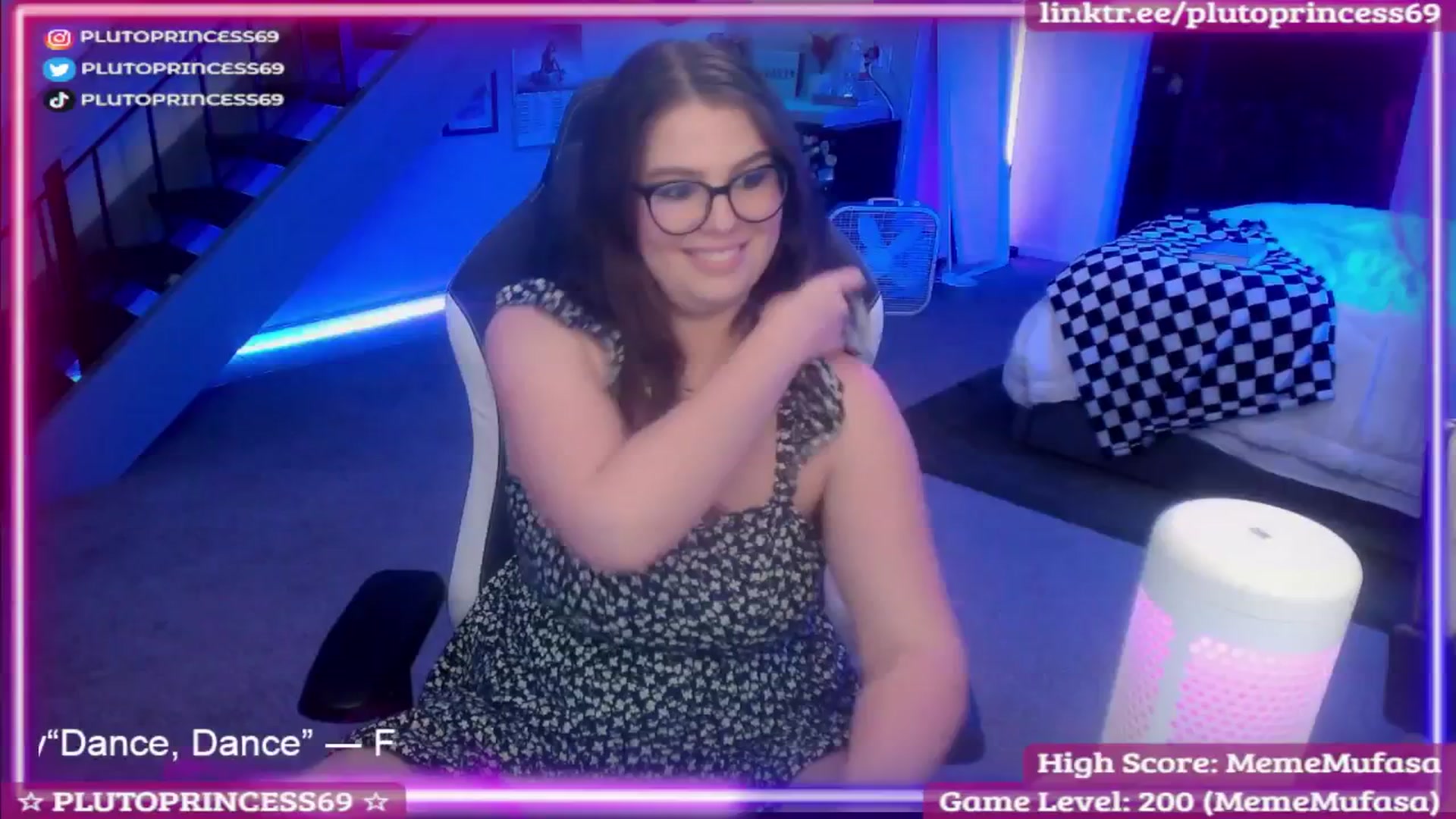 Gallery image thumbnail from PlutoPrincess's myfreecams stream on, 06/23/2025, 07:52 image 12 of 20