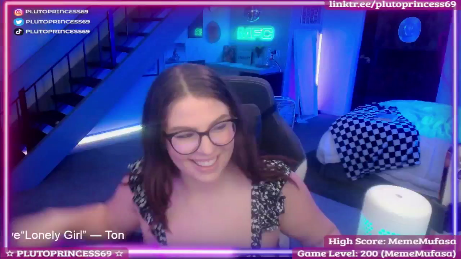 Gallery image thumbnail from PlutoPrincess's myfreecams stream on, 06/23/2025, 07:52 image 11 of 20
