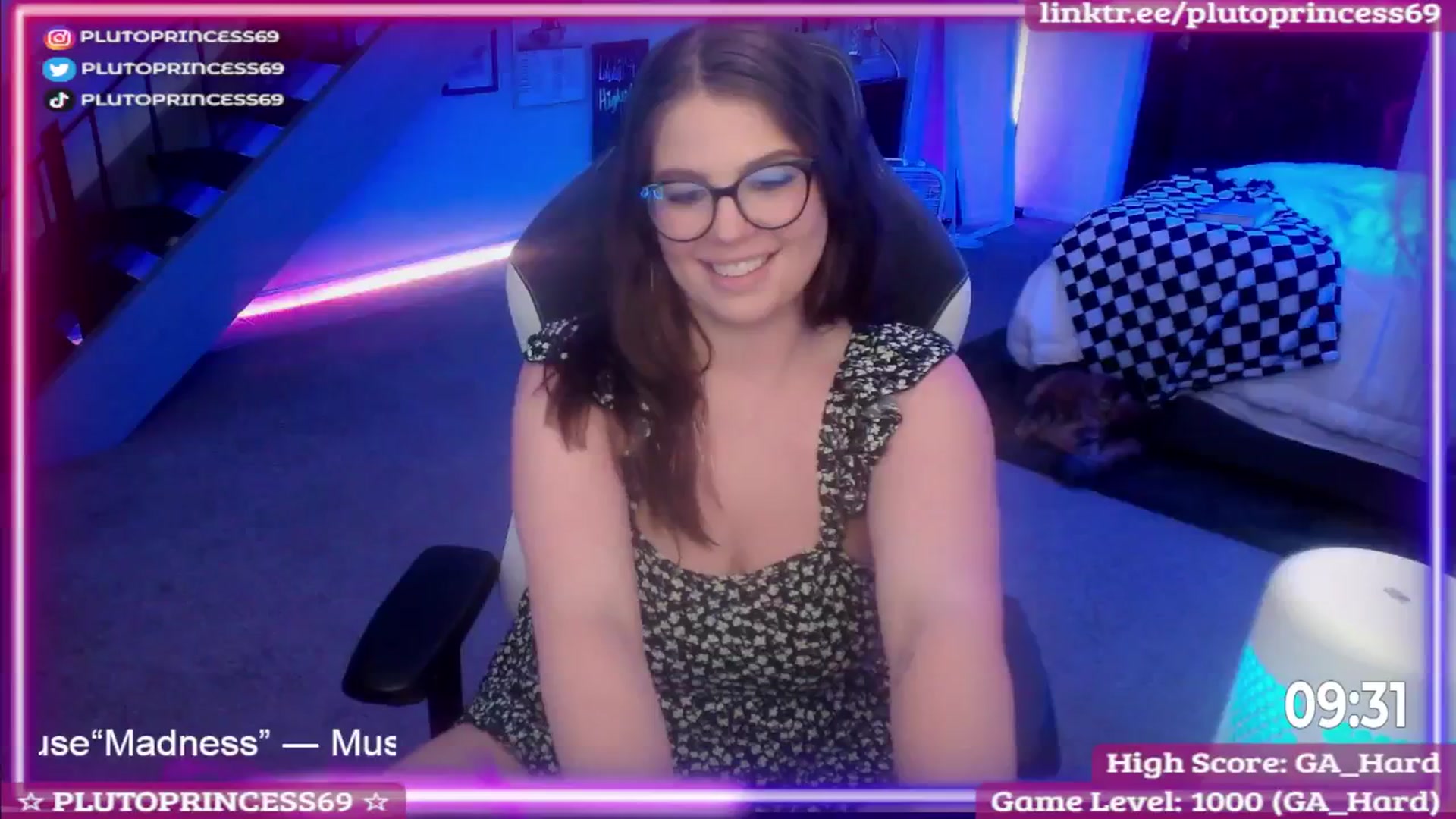 Gallery image thumbnail from PlutoPrincess's myfreecams stream on, 06/23/2025, 07:52 image 19 of 20