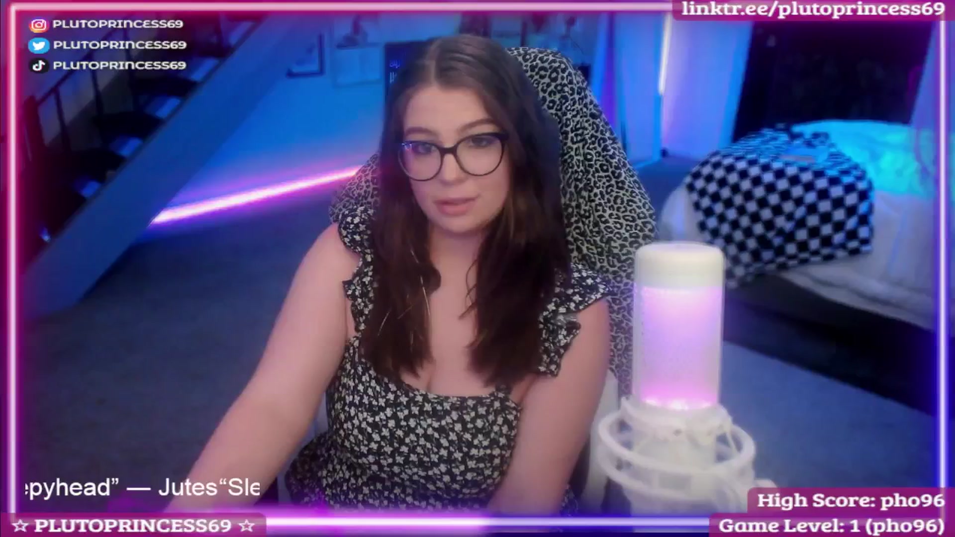 Gallery image thumbnail from PlutoPrincess's myfreecams stream on, 06/23/2025, 07:52 image 4 of 20