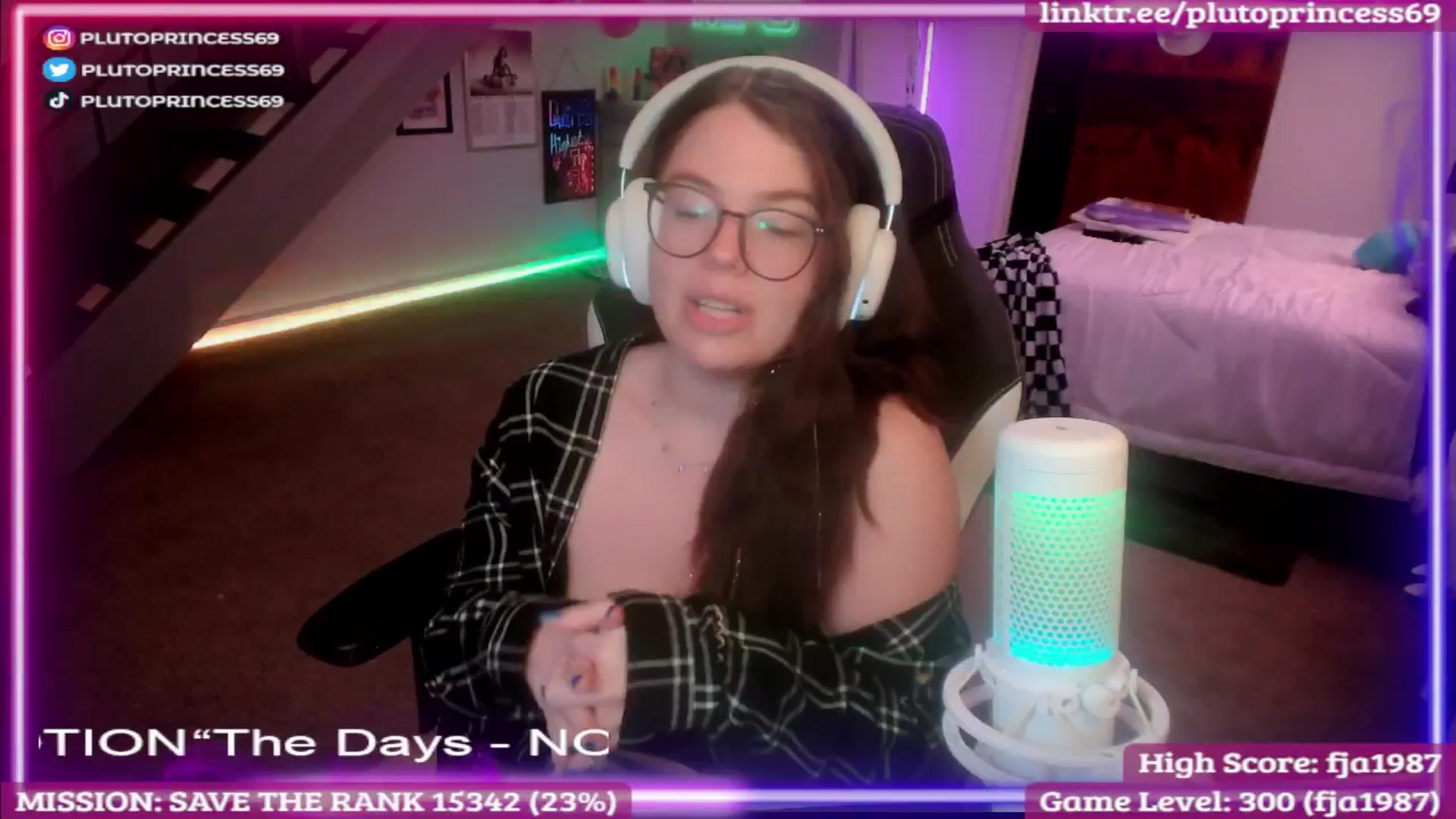 Gallery image thumbnail from PlutoPrincess's myfreecams stream on, 06/30/2025, 06:49 image 8 of 20