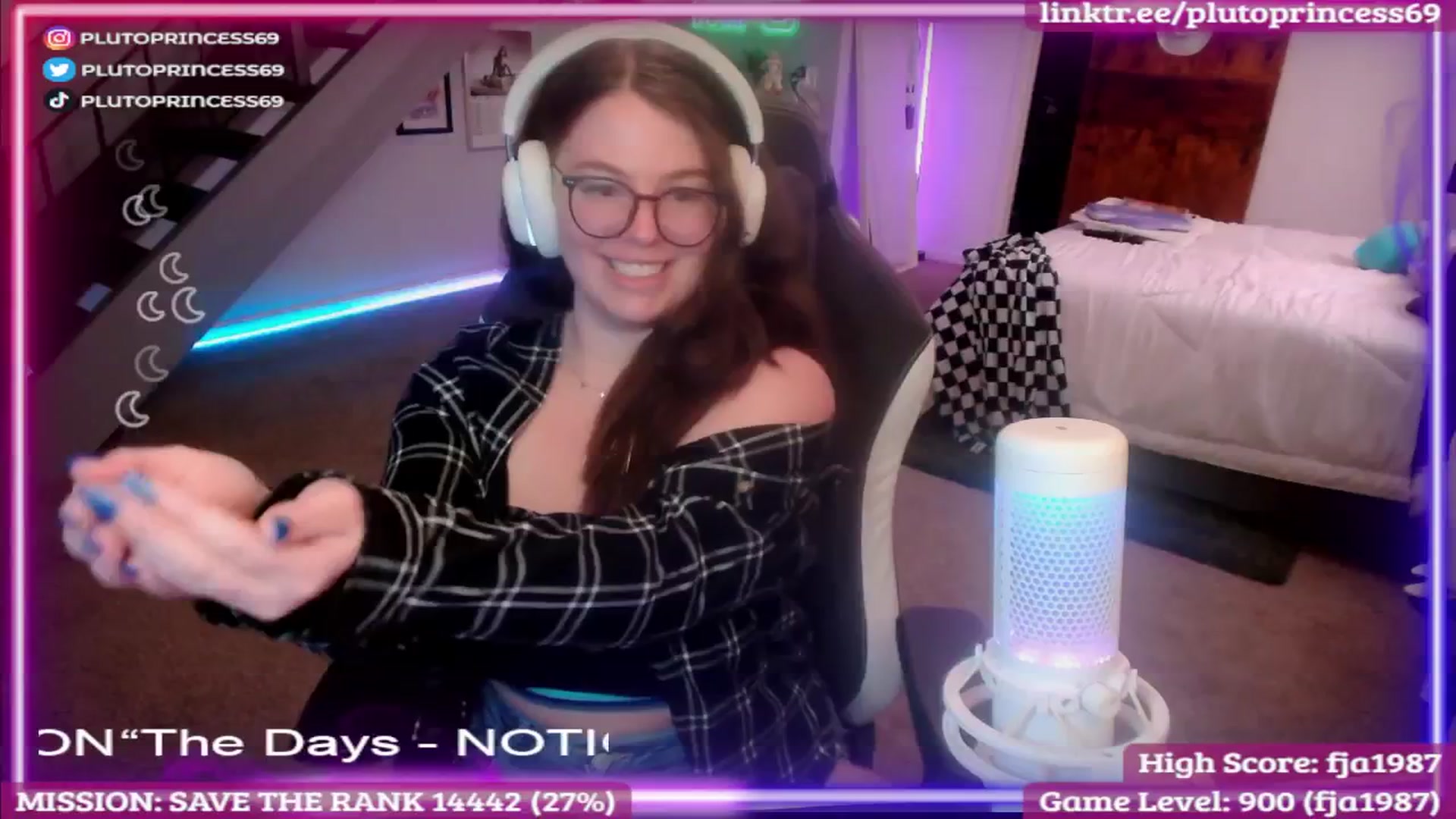 Gallery image thumbnail from PlutoPrincess's myfreecams stream on, 06/30/2025, 06:49 image 9 of 20