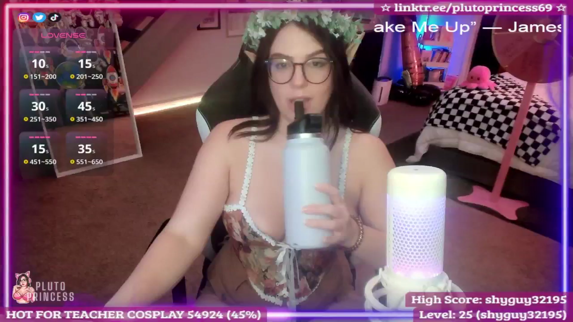 Gallery image thumbnail from PlutoPrincess's myfreecams stream on, 08/30/2025, 09:35 image 6 of 20