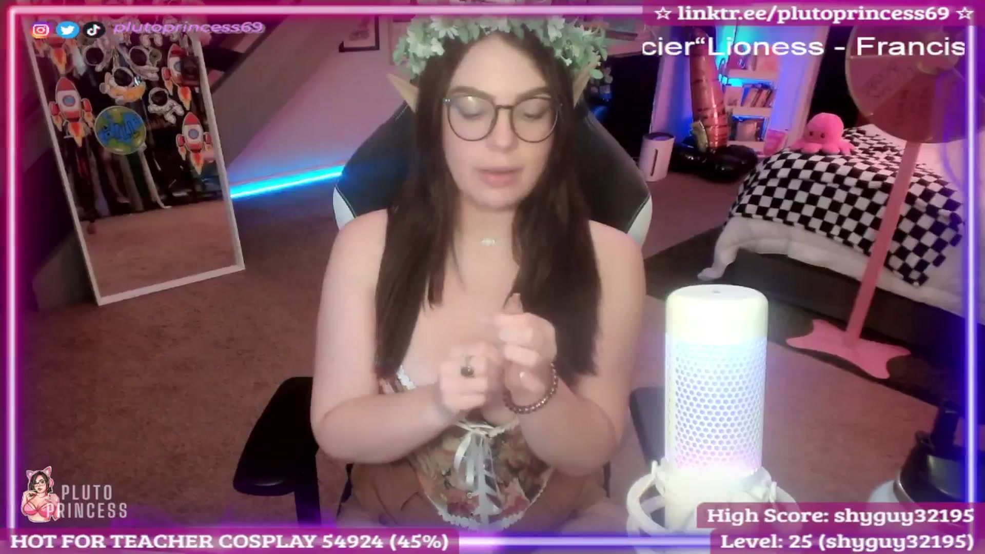 Gallery image thumbnail from PlutoPrincess's myfreecams stream on, 08/30/2025, 09:35 image 5 of 20