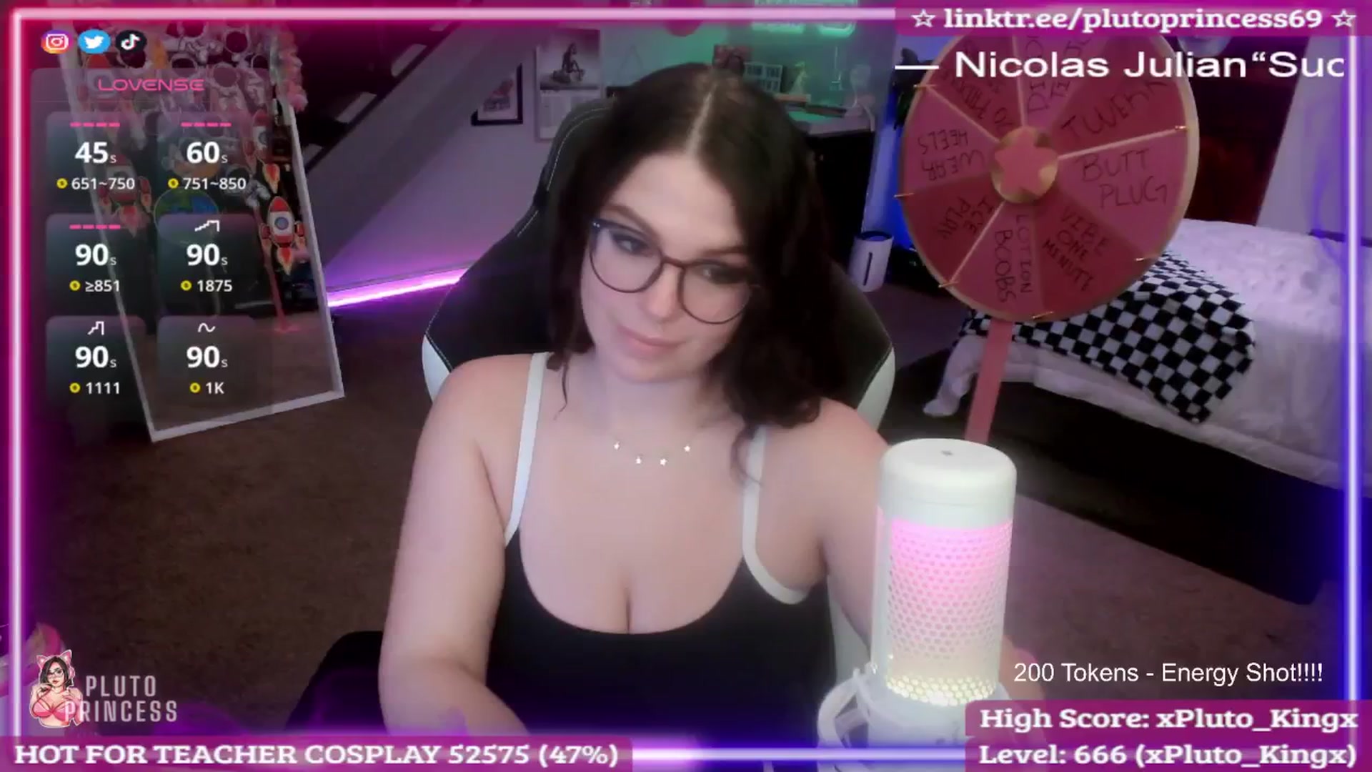 Gallery image thumbnail from PlutoPrincess's myfreecams stream on, 08/31/2025, 10:01 image 7 of 20