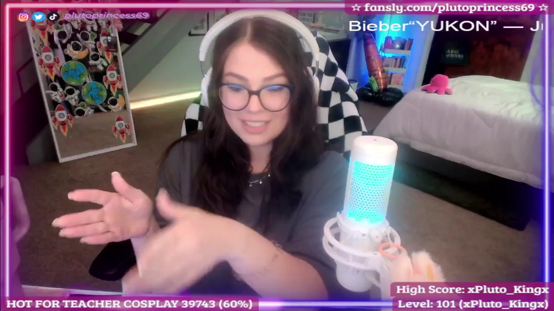 Gallery image thumbnail from PlutoPrincess's myfreecams stream on, 09/19/2025, 07:15 image 8 of 20