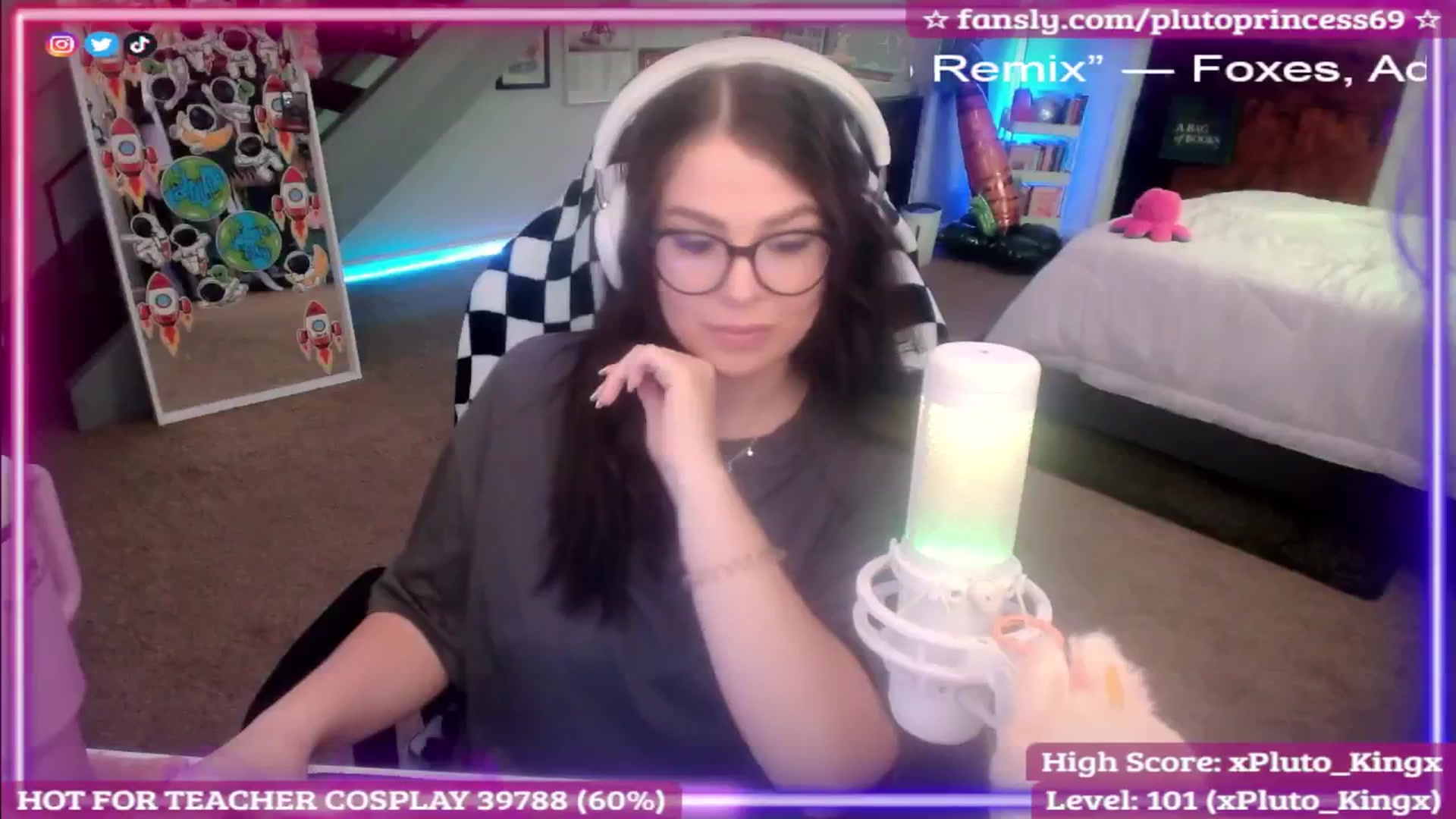 Gallery image thumbnail from PlutoPrincess's myfreecams stream on, 09/19/2025, 07:15 image 6 of 20