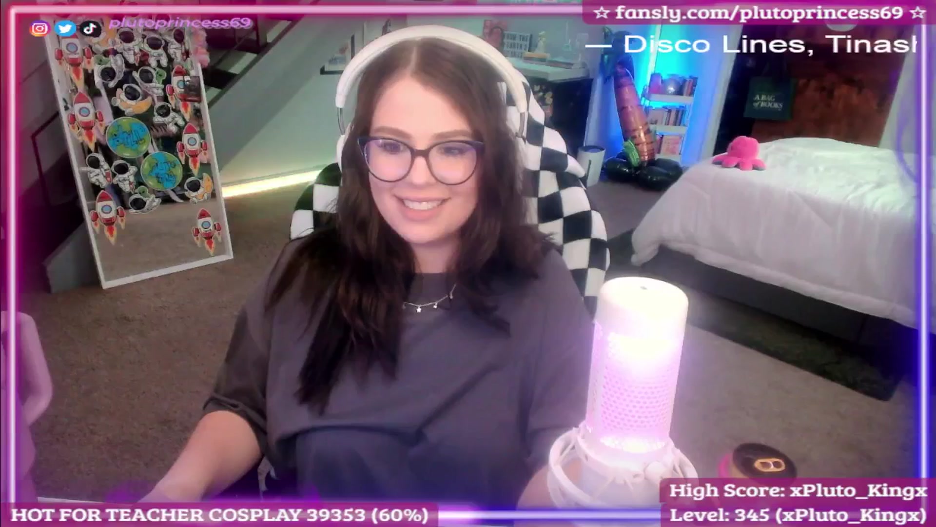 Gallery image thumbnail from PlutoPrincess's myfreecams stream on, 09/19/2025, 07:15 image 12 of 20