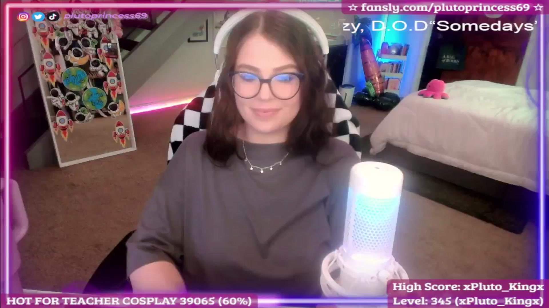 Gallery image thumbnail from PlutoPrincess's myfreecams stream on, 09/19/2025, 07:15 image 15 of 20