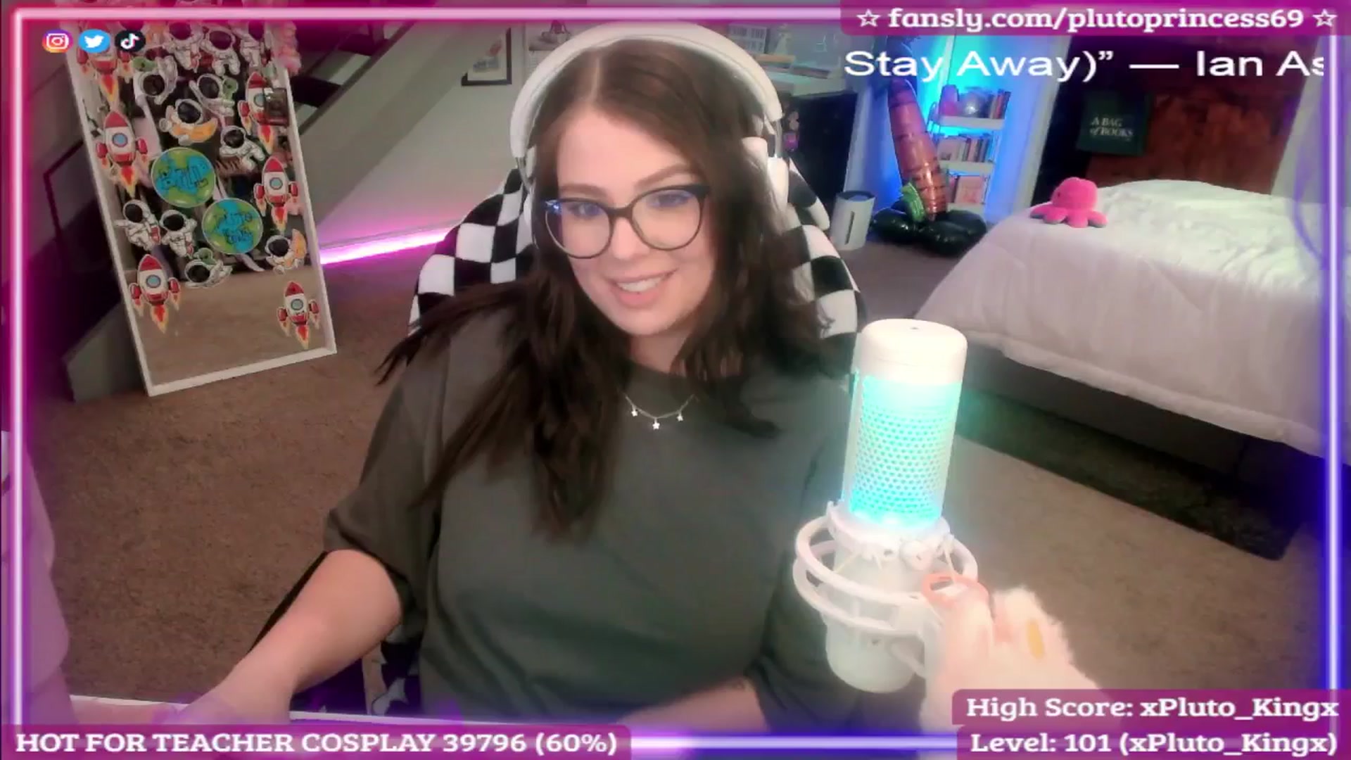 Gallery image thumbnail from PlutoPrincess's myfreecams stream on, 09/19/2025, 07:15 image 3 of 20