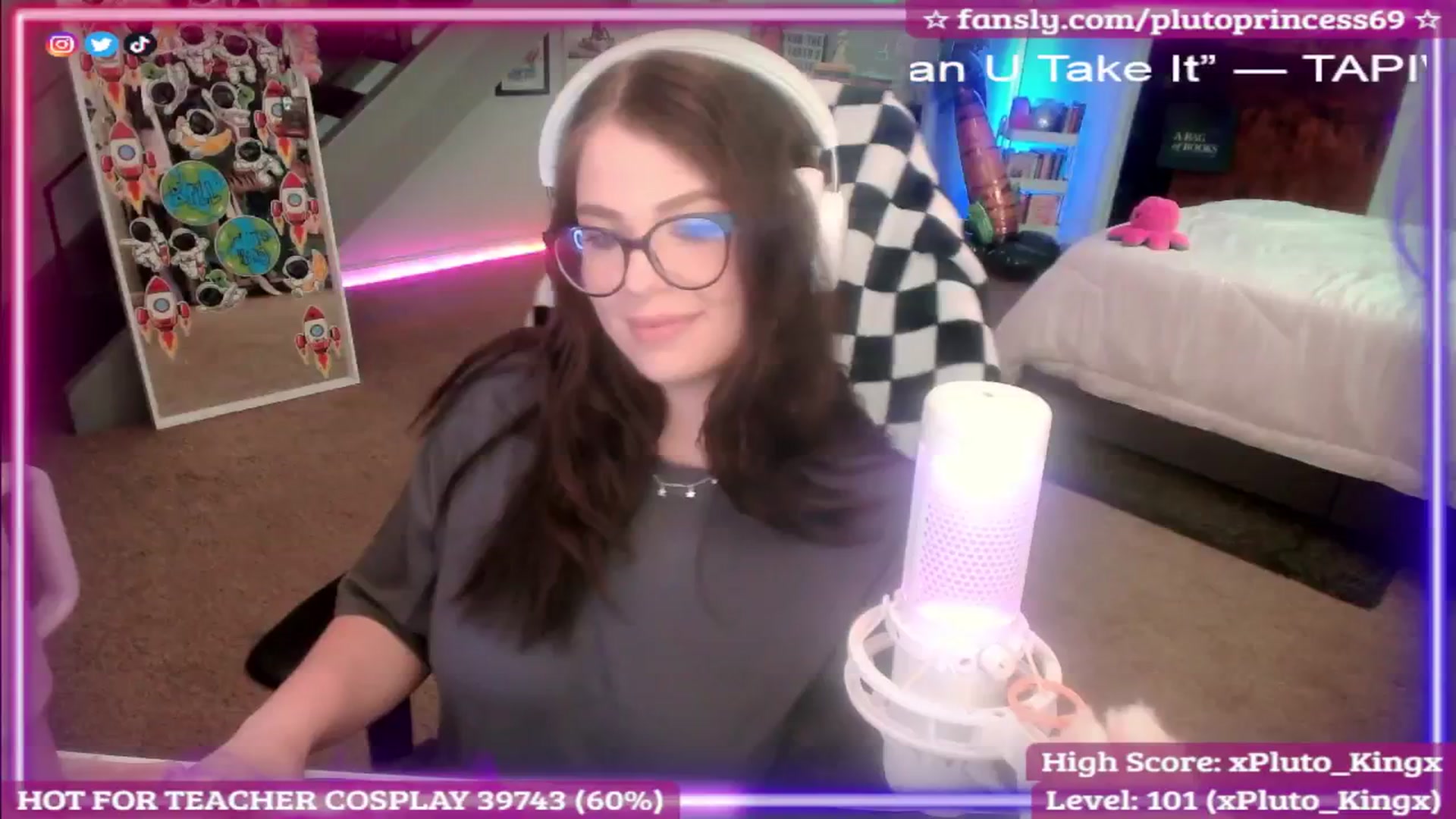 Gallery image thumbnail from PlutoPrincess's myfreecams stream on, 09/19/2025, 07:15 image 7 of 20
