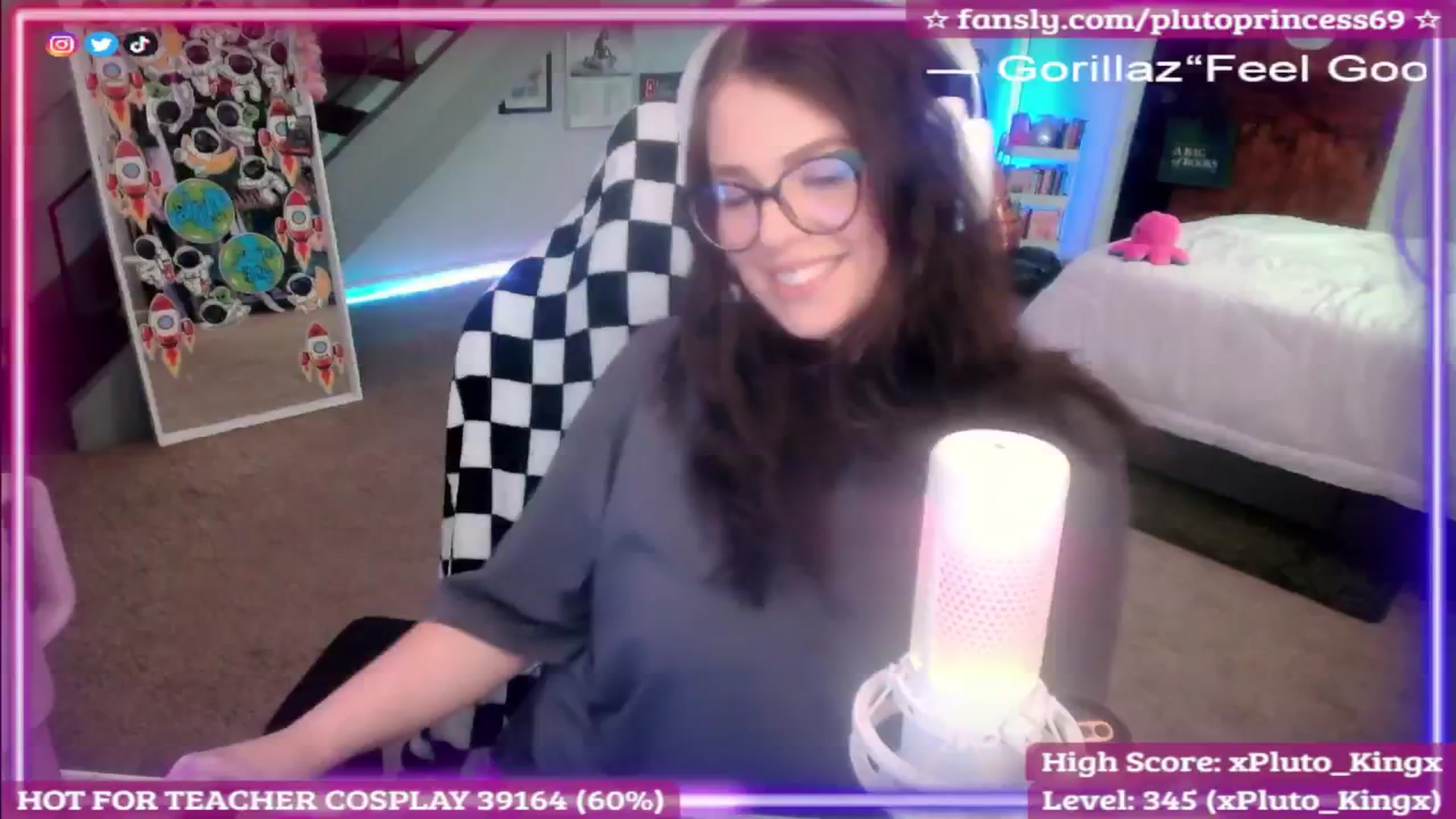 Gallery image thumbnail from PlutoPrincess's myfreecams stream on, 09/19/2025, 07:15 image 14 of 20
