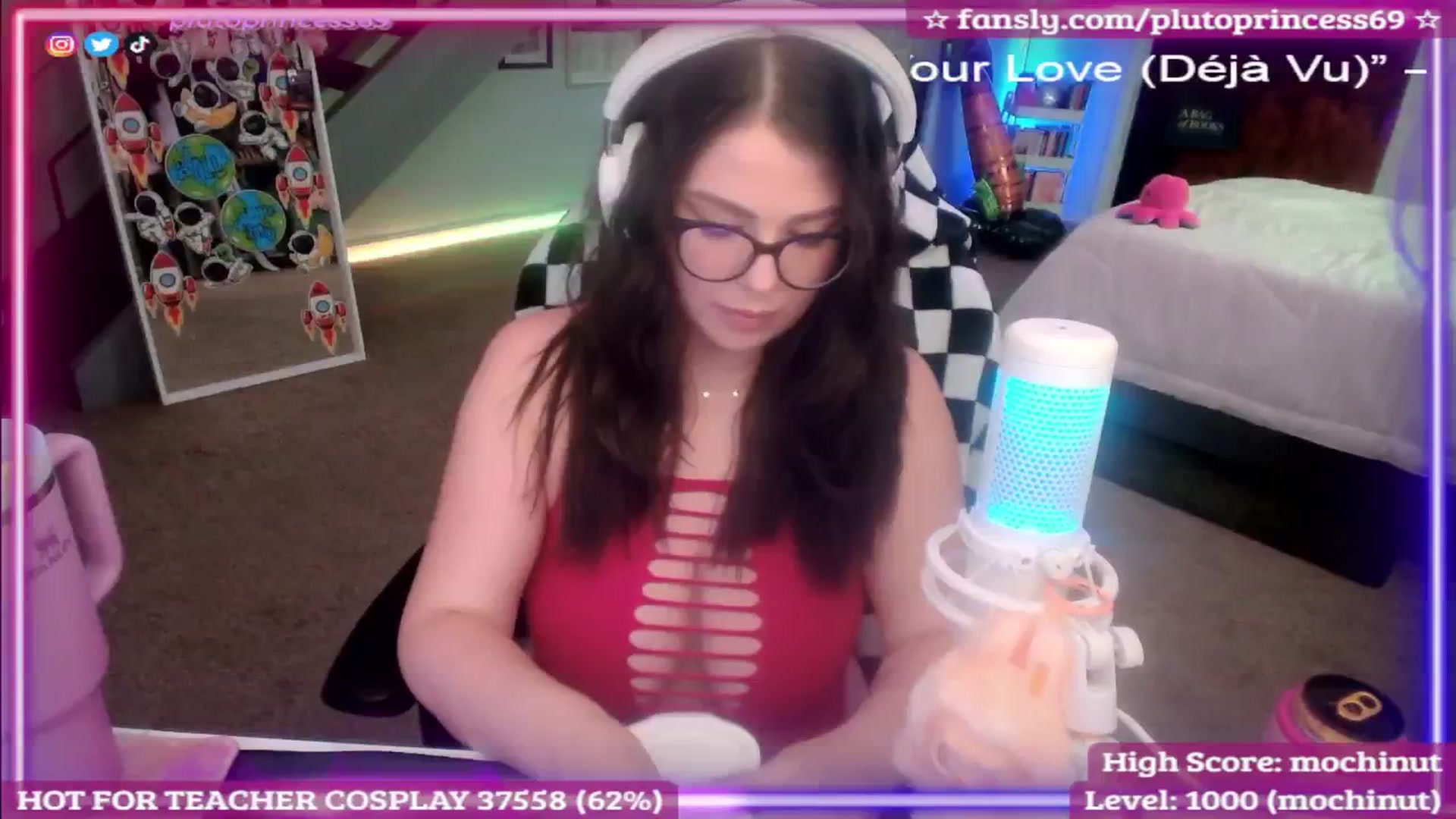 Gallery image thumbnail from PlutoPrincess's myfreecams stream on, 09/19/2025, 07:41 image 1 of 20