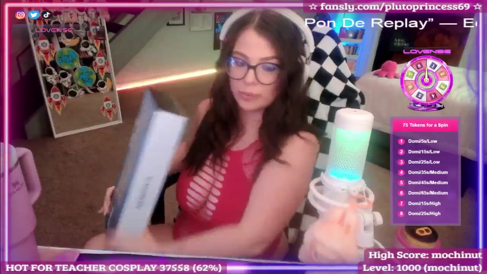 Gallery image thumbnail from PlutoPrincess's myfreecams stream on, 09/19/2025, 07:41 image 6 of 20