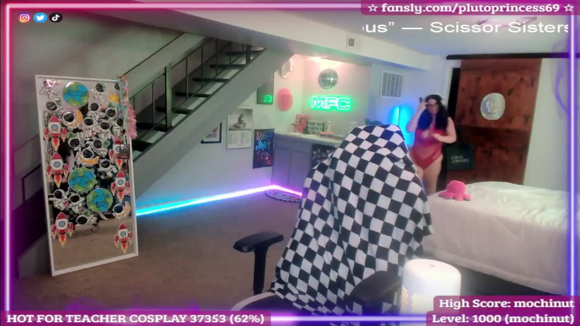 Gallery image thumbnail from PlutoPrincess's myfreecams stream on, 09/19/2025, 08:59 image 11 of 20