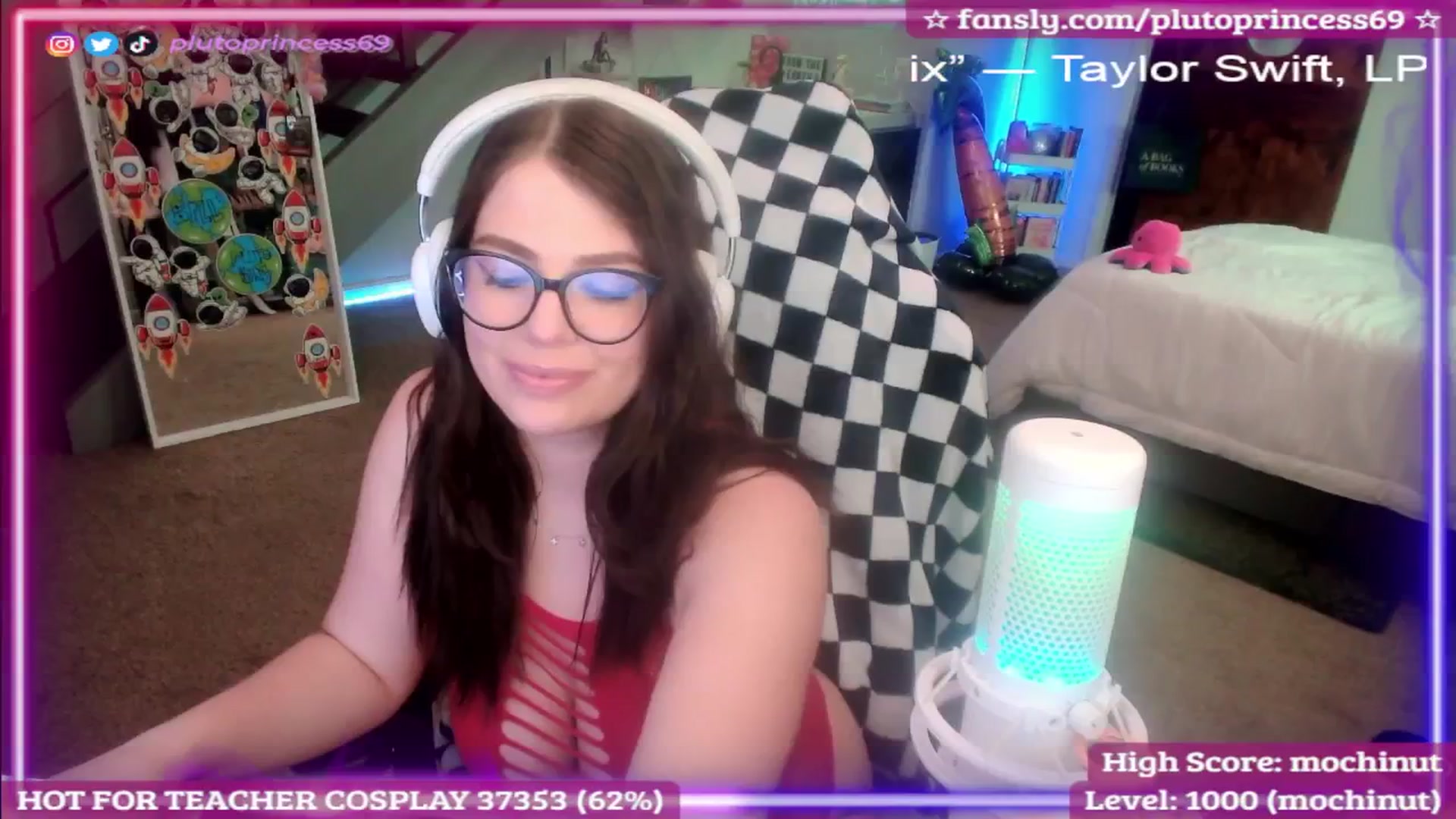 Gallery image thumbnail from PlutoPrincess's myfreecams stream on, 09/19/2025, 08:59 image 17 of 20