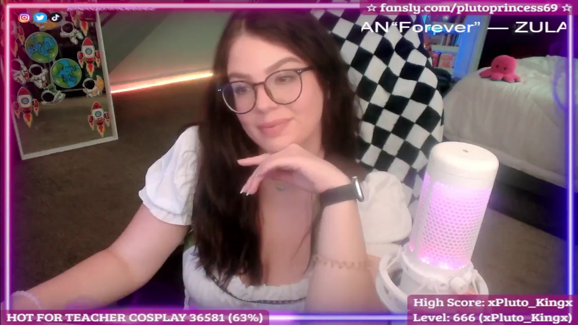 Gallery image thumbnail from PlutoPrincess's myfreecams stream on, 09/23/2025, 06:03 image 11 of 20