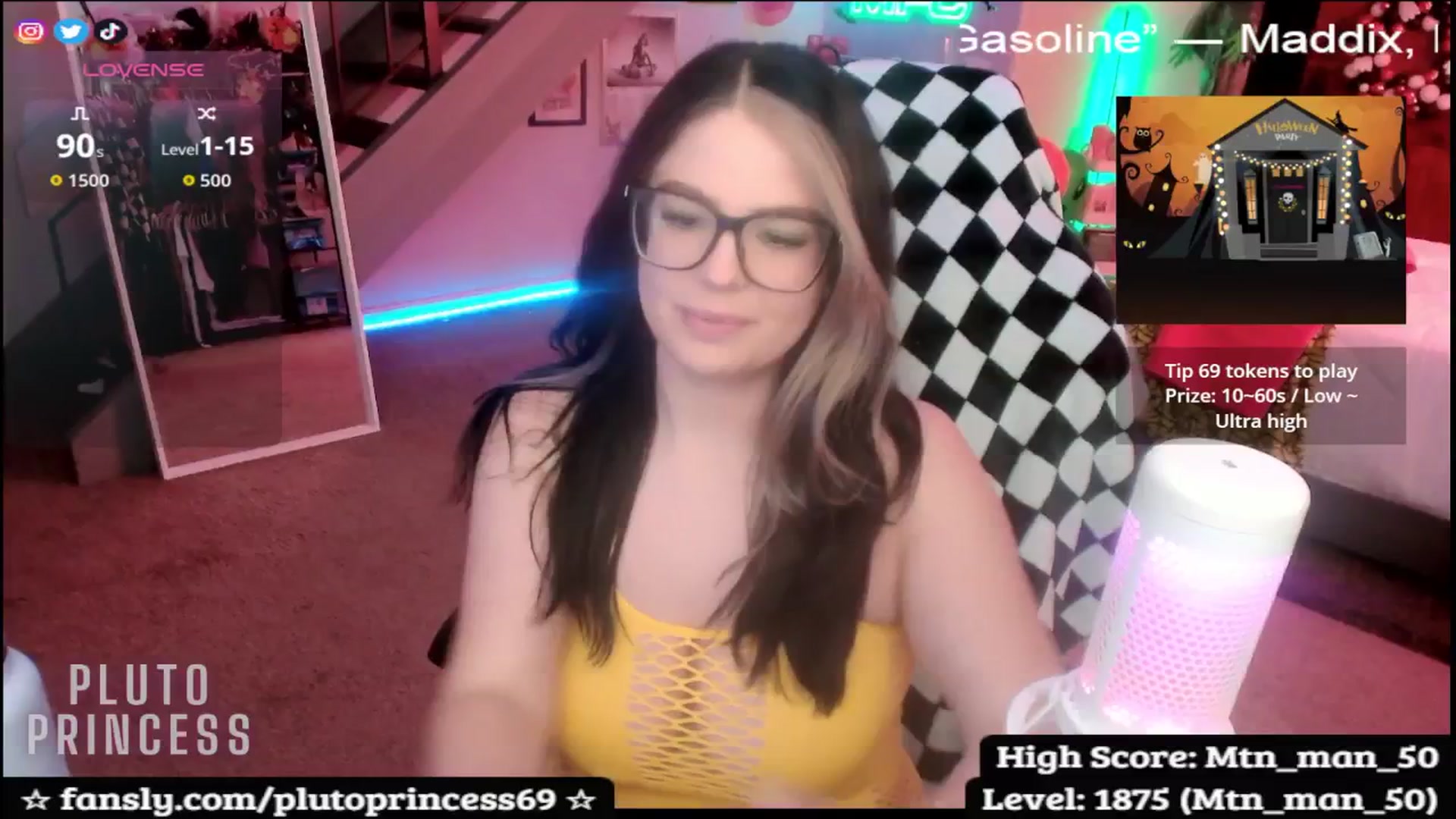 Gallery image thumbnail from PlutoPrincess's myfreecams stream on, 10/05/2025, 06:44 image 3 of 20