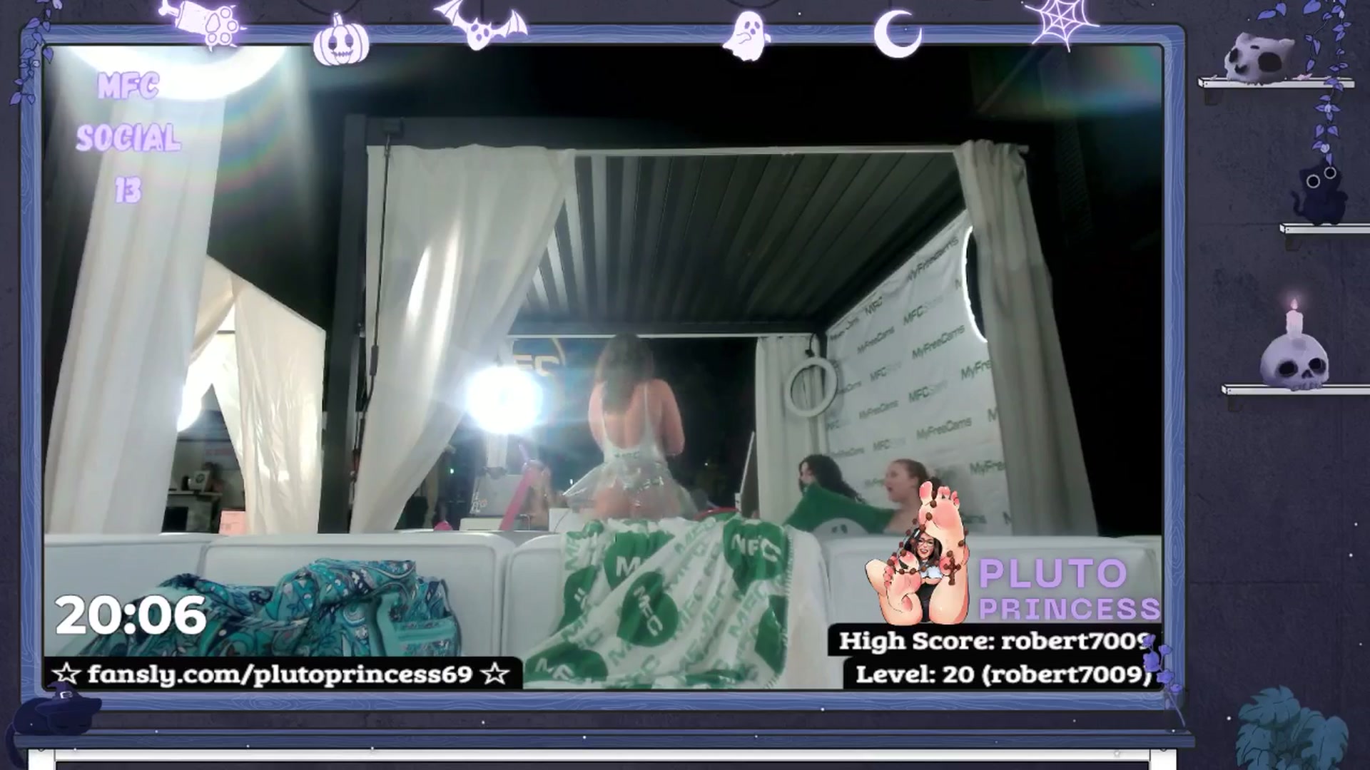 Gallery image thumbnail from PlutoPrincess's myfreecams stream on, 10/08/2025, 06:46 image 16 of 20