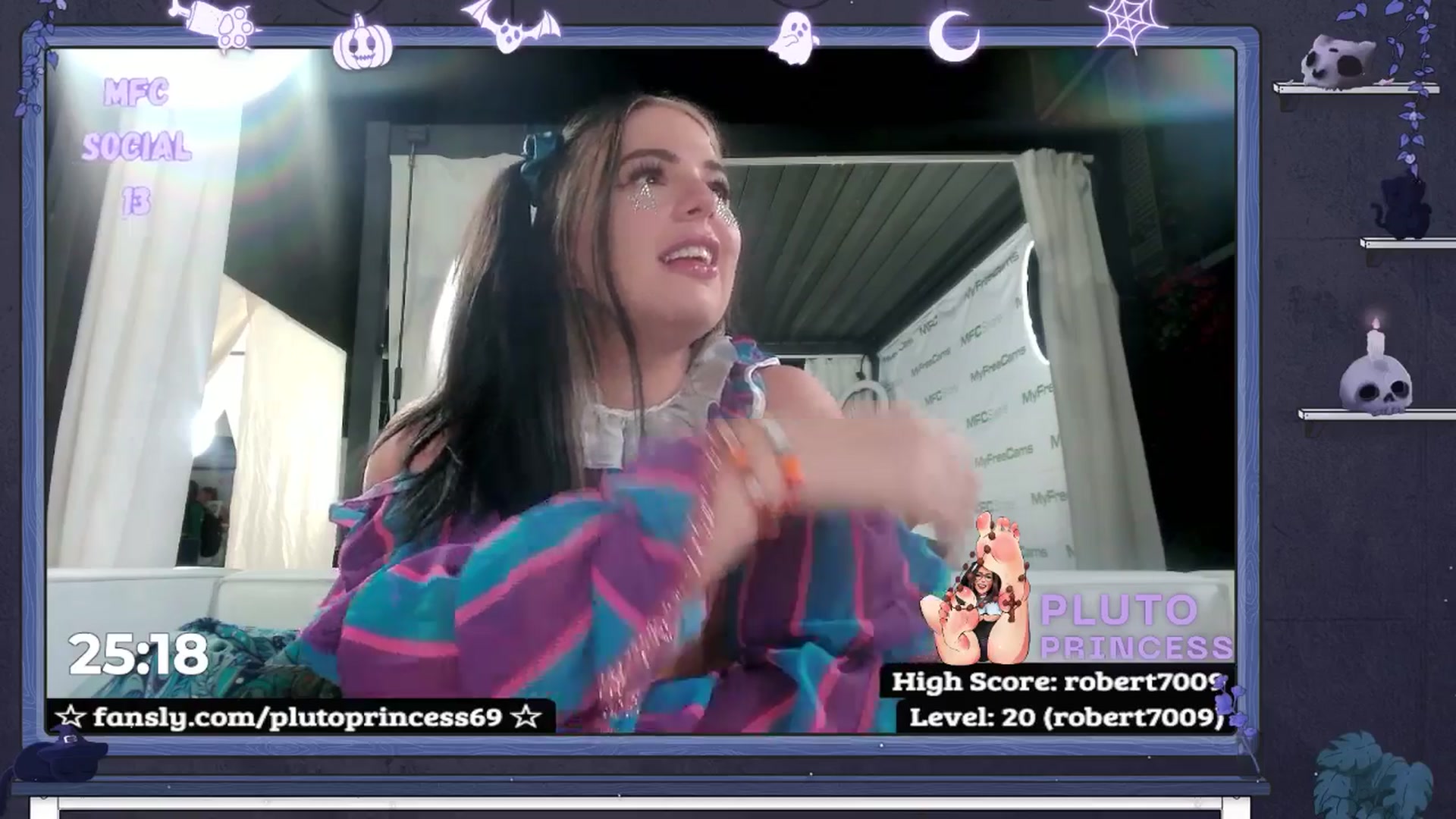 Gallery image thumbnail from PlutoPrincess's myfreecams stream on, 10/08/2025, 06:46 image 10 of 20