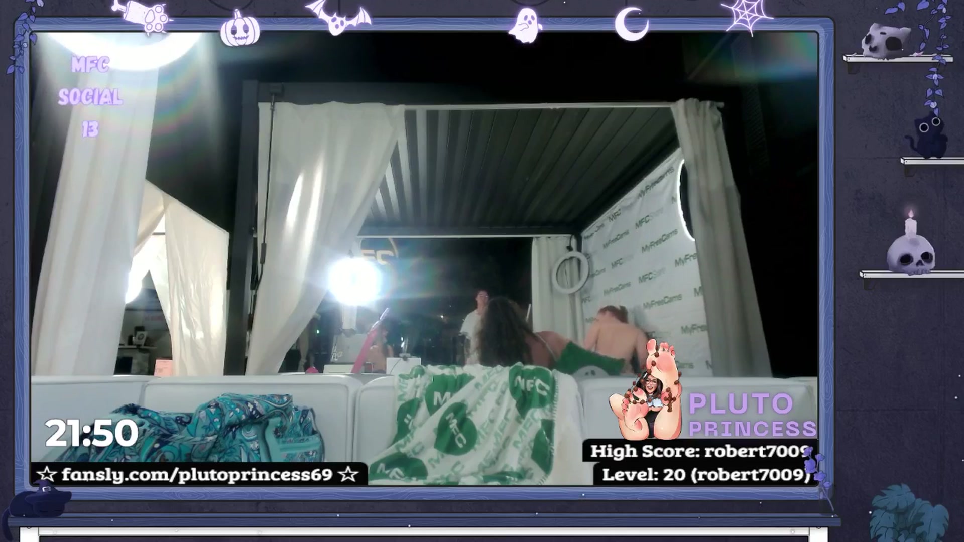 Gallery image thumbnail from PlutoPrincess's myfreecams stream on, 10/08/2025, 06:46 image 14 of 20