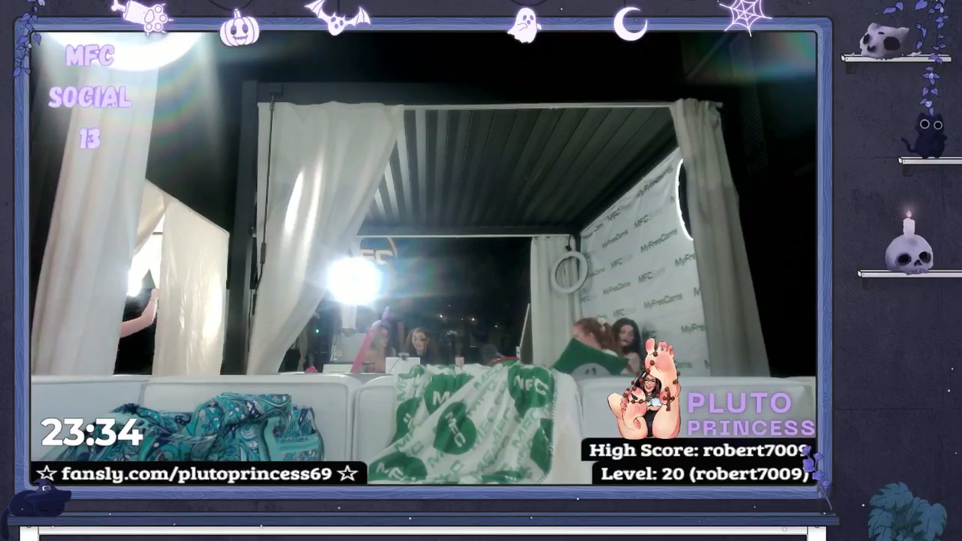 Gallery image thumbnail from PlutoPrincess's myfreecams stream on, 10/08/2025, 06:46 image 12 of 20