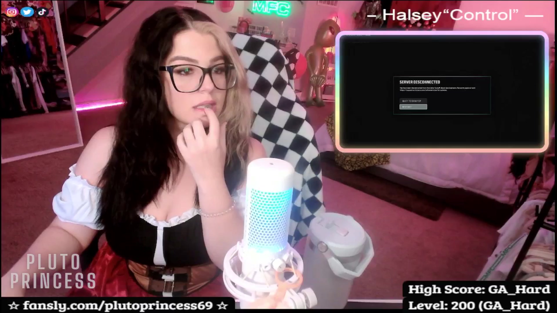 Gallery image thumbnail from PlutoPrincess's myfreecams stream on, 10/15/2025, 06:42 image 17 of 20