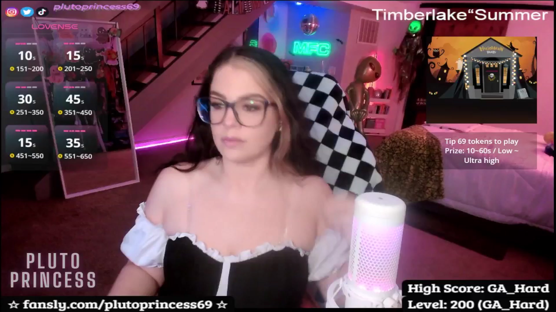 Gallery image thumbnail from PlutoPrincess's myfreecams stream on, 10/15/2025, 06:42 image 10 of 20