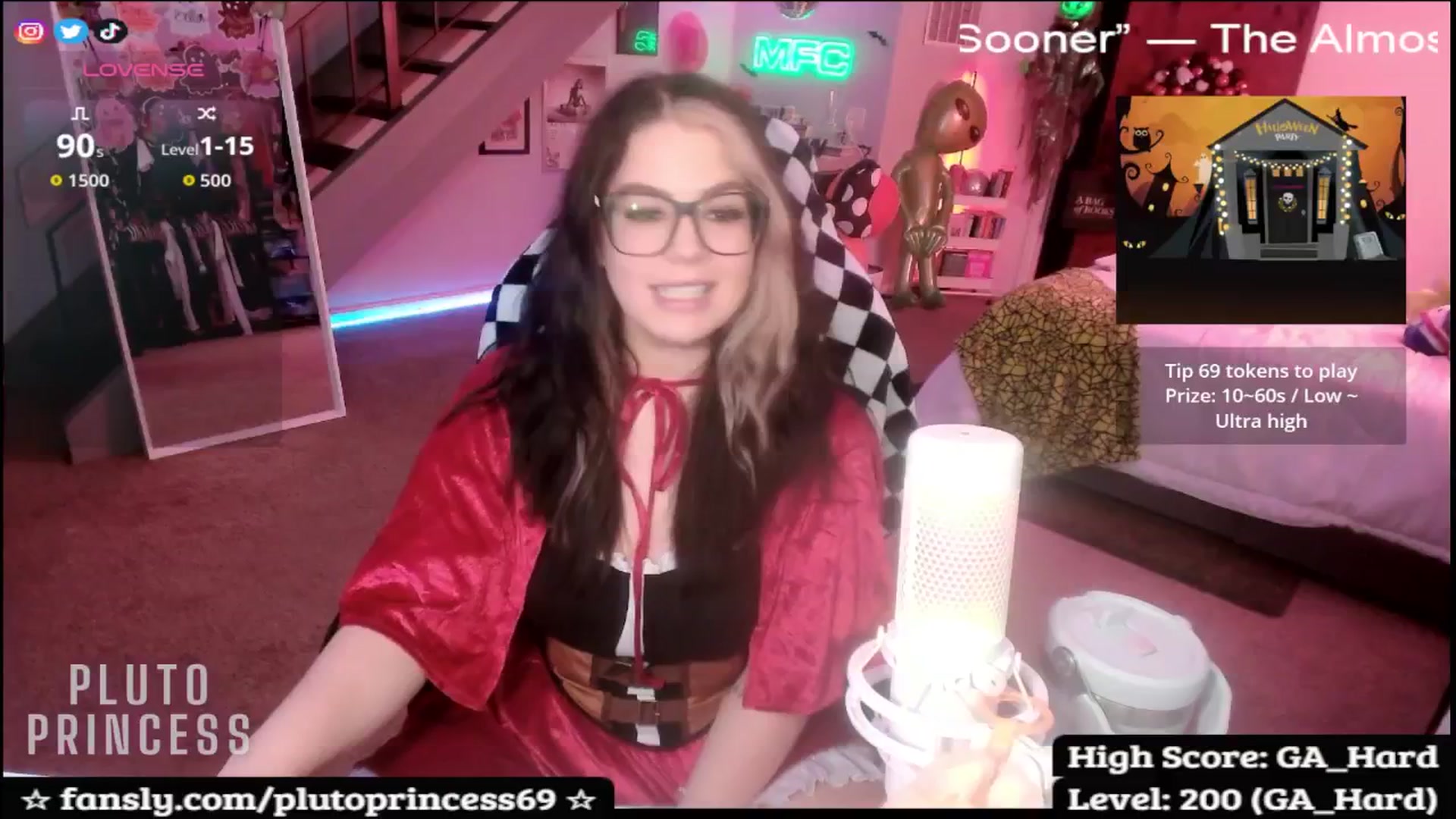 Gallery image thumbnail from PlutoPrincess's myfreecams stream on, 10/15/2025, 06:42 image 2 of 20
