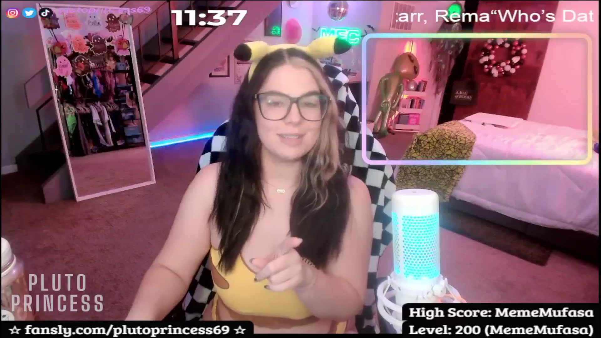 Gallery image thumbnail from PlutoPrincess's myfreecams stream on, 10/17/2025, 07:50 image 11 of 20