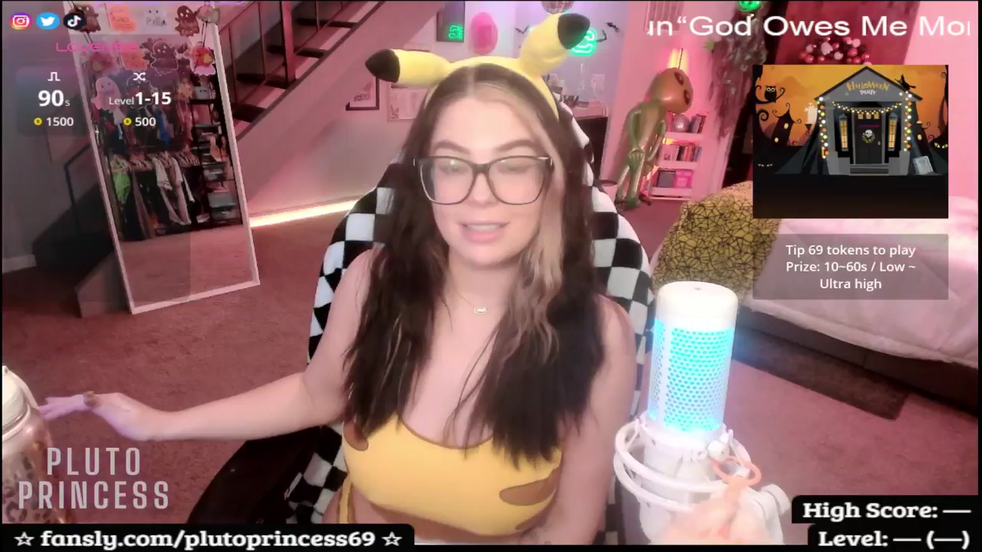 Gallery image thumbnail from PlutoPrincess's myfreecams stream on, 10/17/2025, 07:50 image 6 of 20