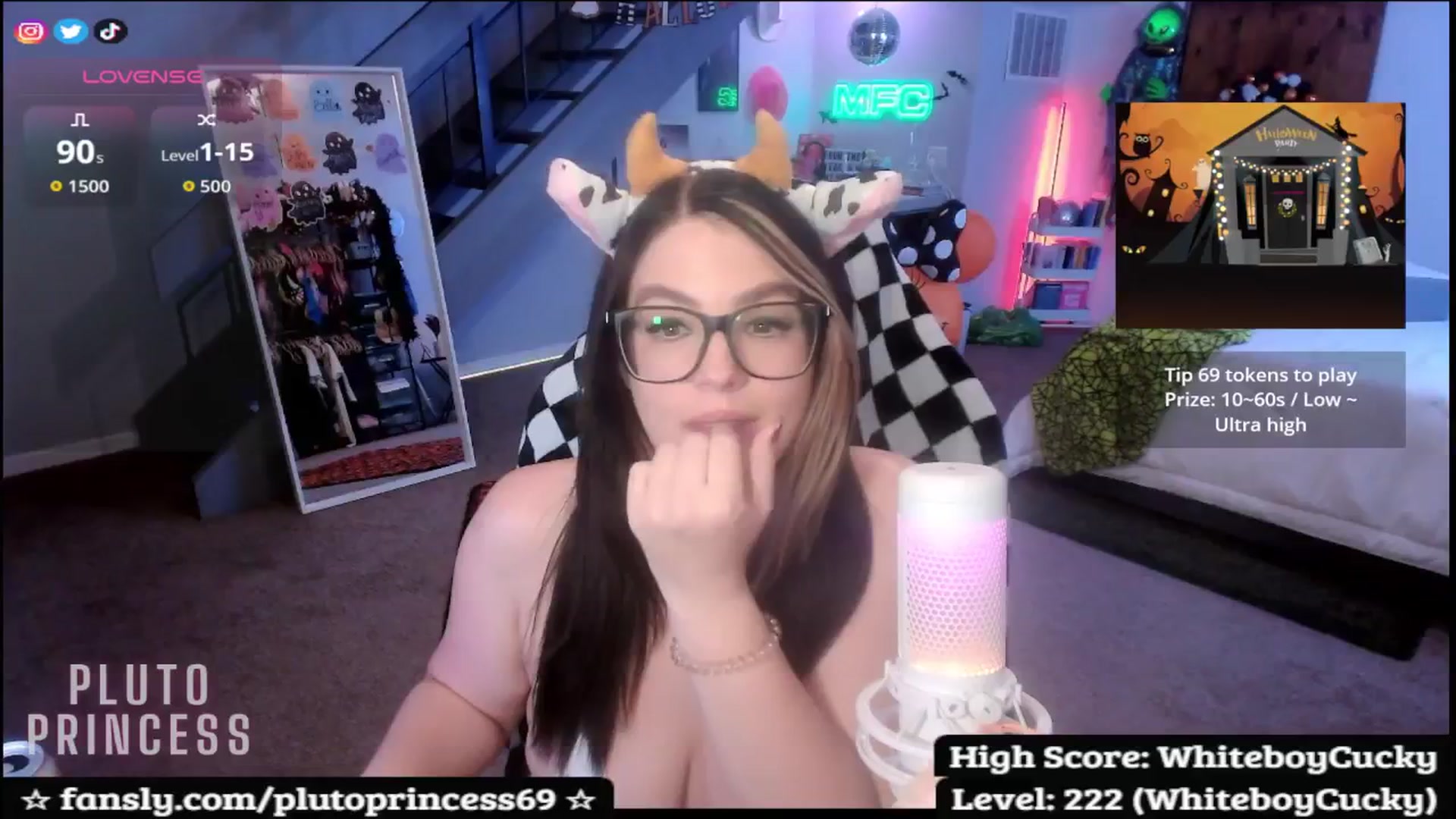 Gallery image thumbnail from PlutoPrincess's myfreecams stream on, 10/25/2025, 07:52 image 15 of 20