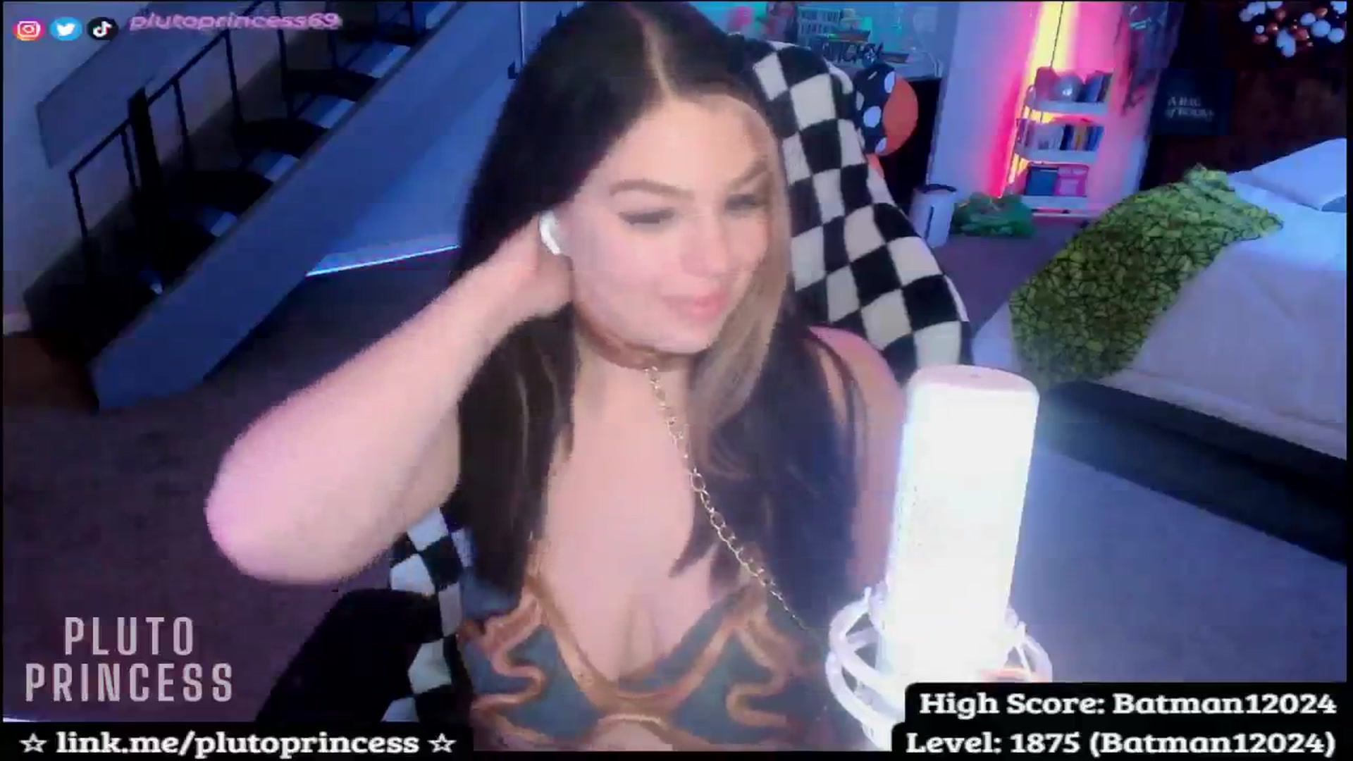 Gallery image thumbnail from PlutoPrincess's myfreecams stream on, 10/26/2025, 07:02 image 19 of 20