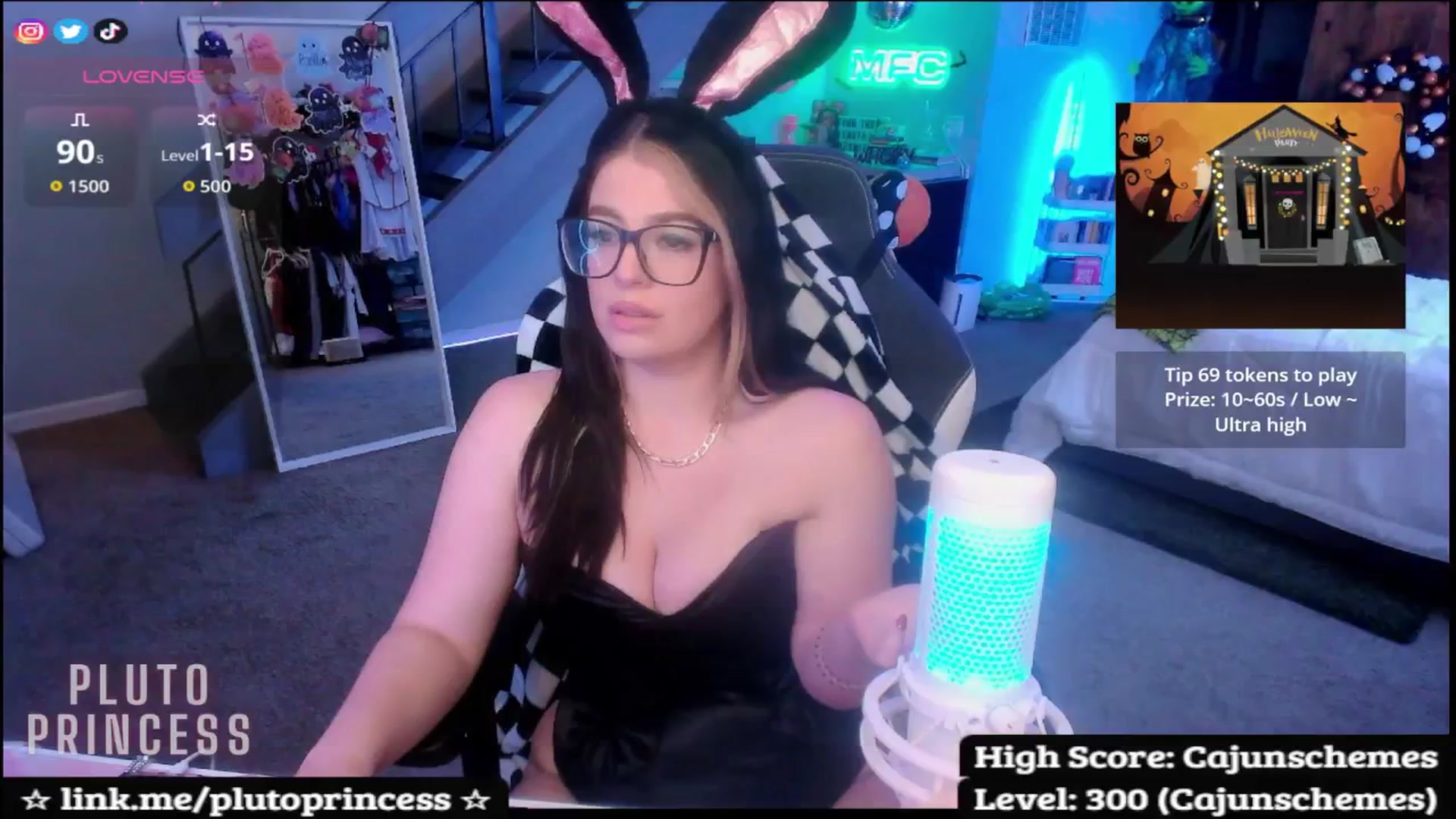 Gallery image thumbnail from PlutoPrincess's myfreecams stream on, 10/29/2025, 08:12 image 11 of 20