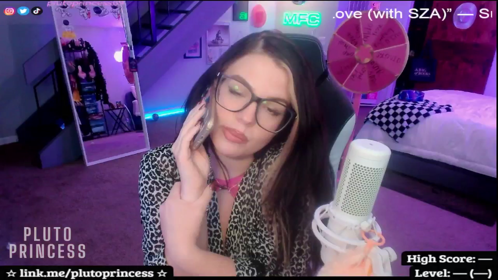 Gallery image thumbnail from PlutoPrincess's myfreecams stream on, 11/15/2025, 08:56 image 4 of 20