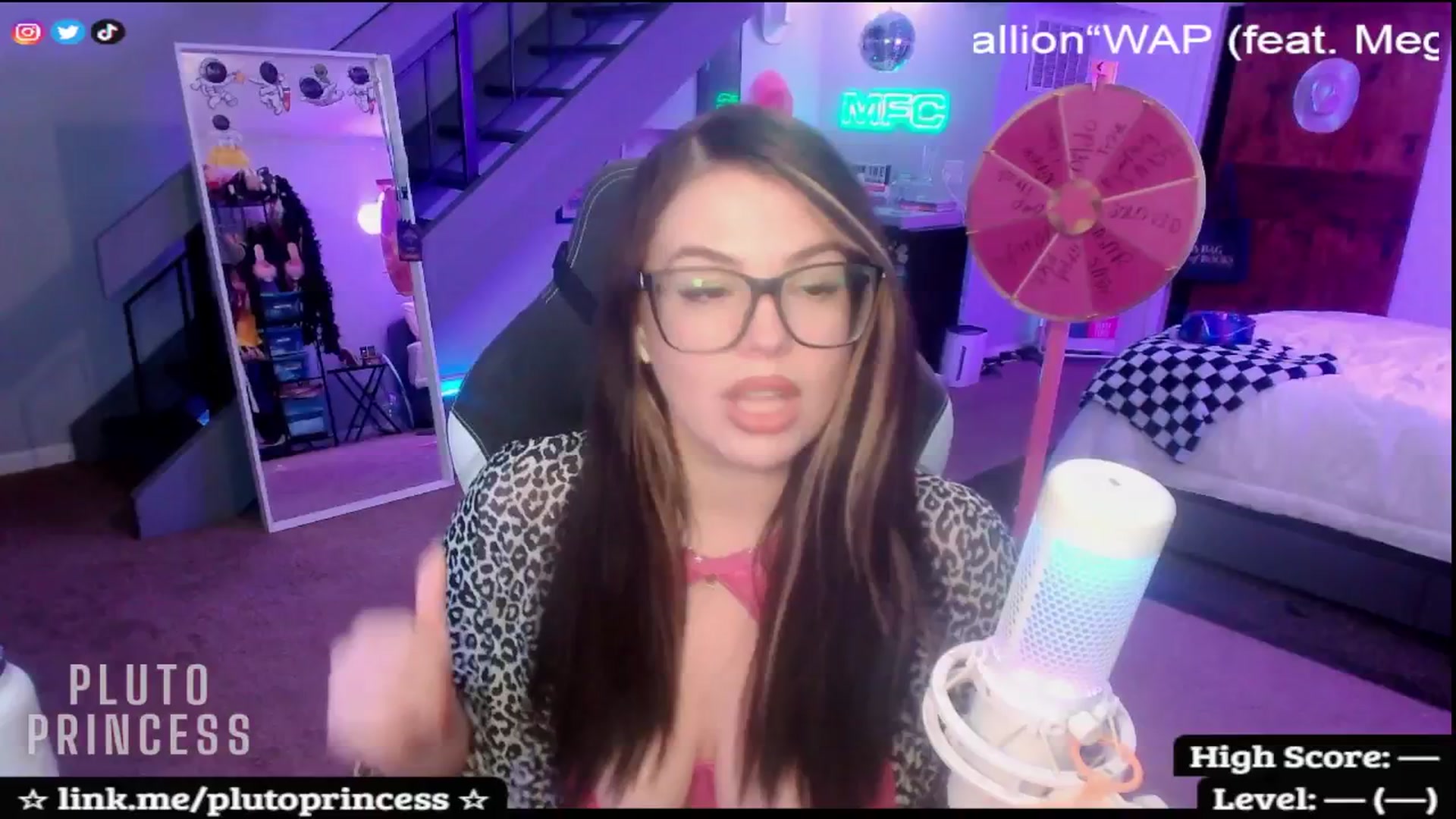 Gallery image thumbnail from PlutoPrincess's myfreecams stream on, 11/15/2025, 08:56 image 19 of 20