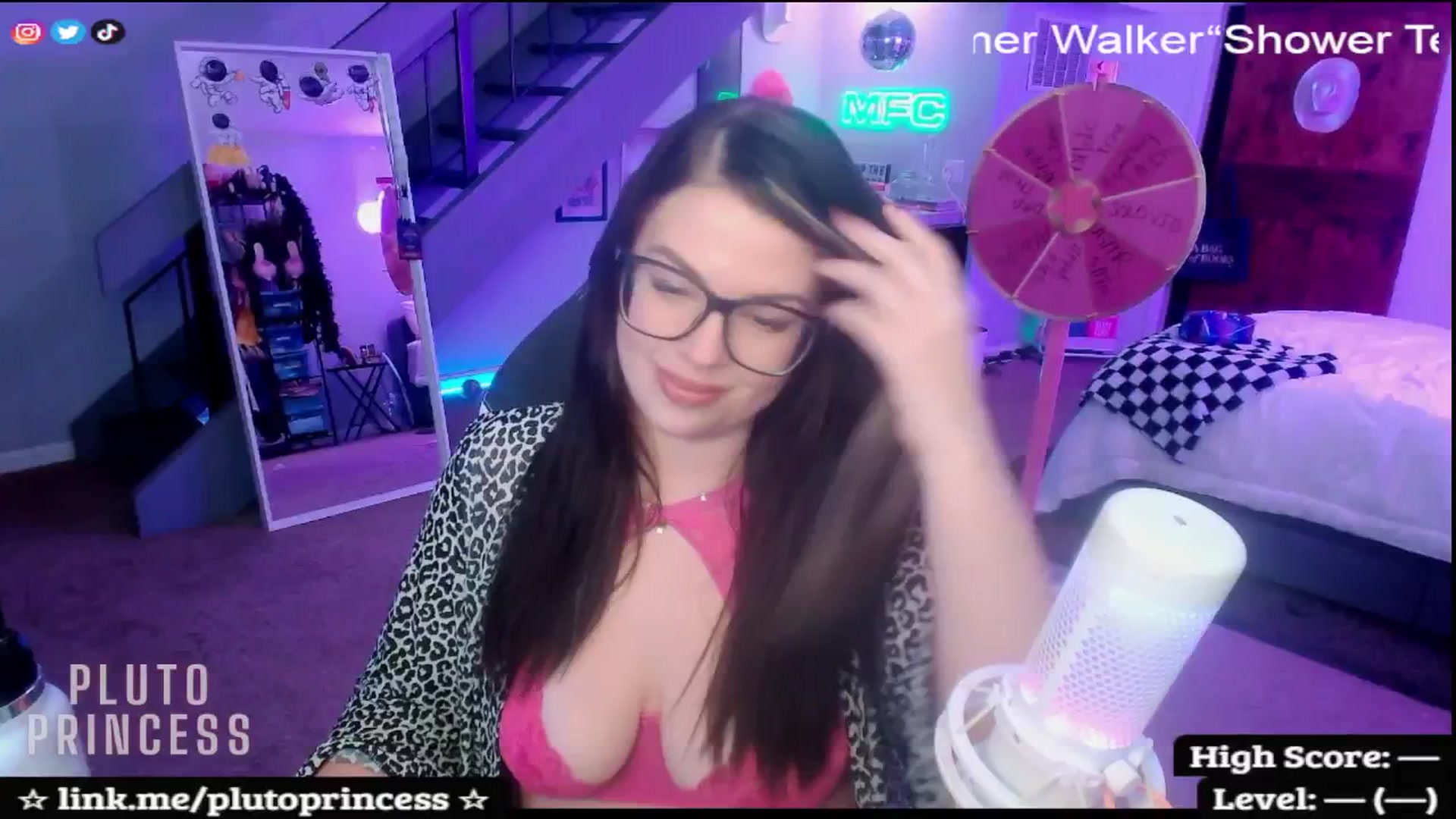 Gallery image thumbnail from PlutoPrincess's myfreecams stream on, 11/15/2025, 08:56 image 15 of 20