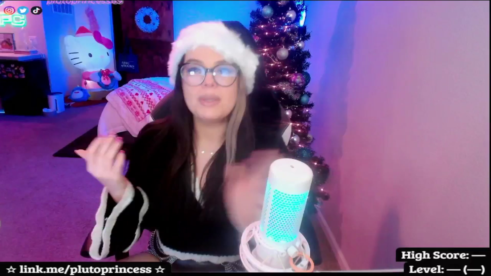 Gallery image thumbnail from PlutoPrincess's myfreecams stream on, 12/12/2025, 09:49 image 9 of 20